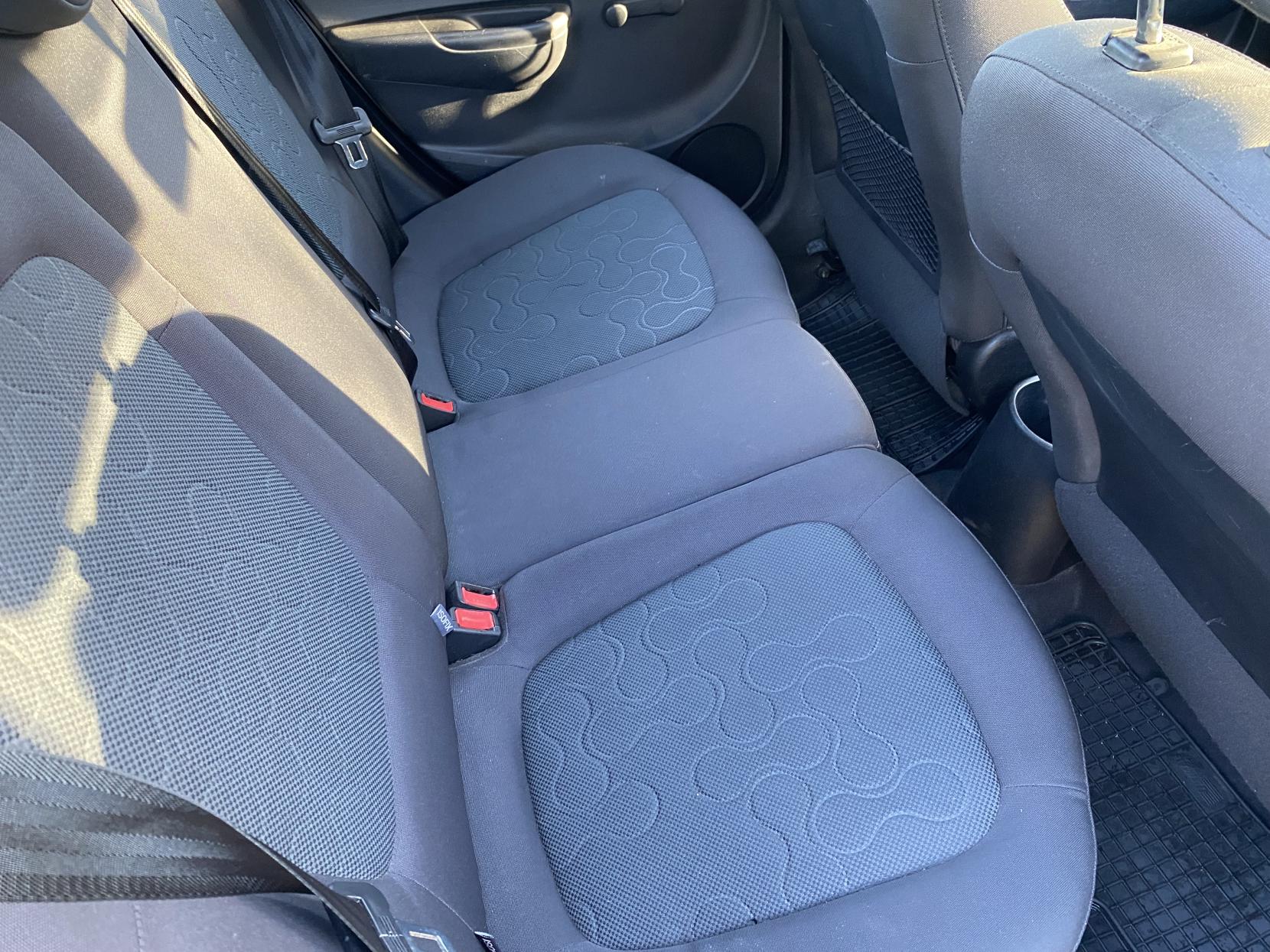 Hyundai i20 1.2 Classic Hatchback 5dr Petrol Manual Euro 4 (77 bhp)