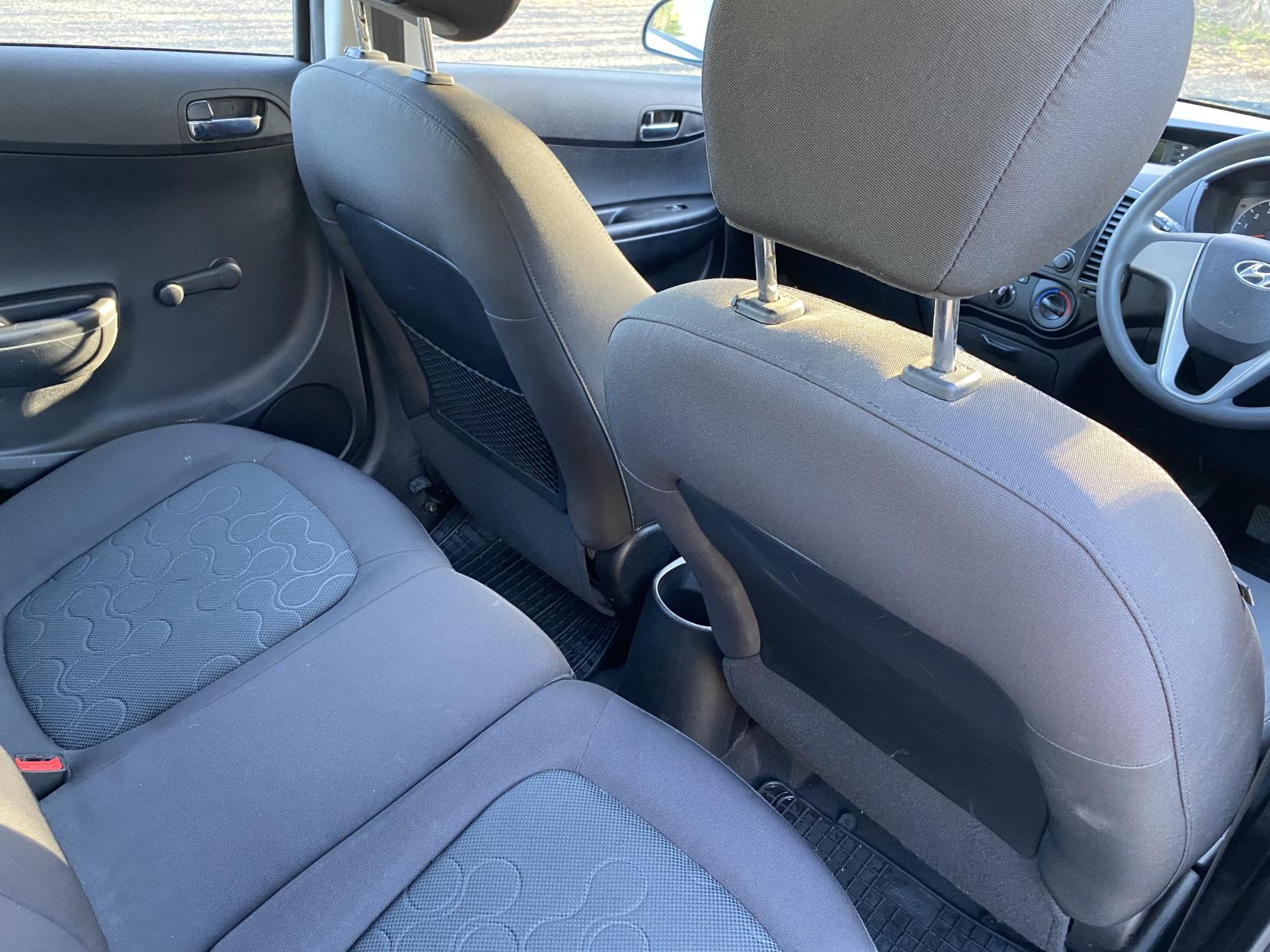 Hyundai i20 1.2 Classic Hatchback 5dr Petrol Manual Euro 4 (77 bhp)