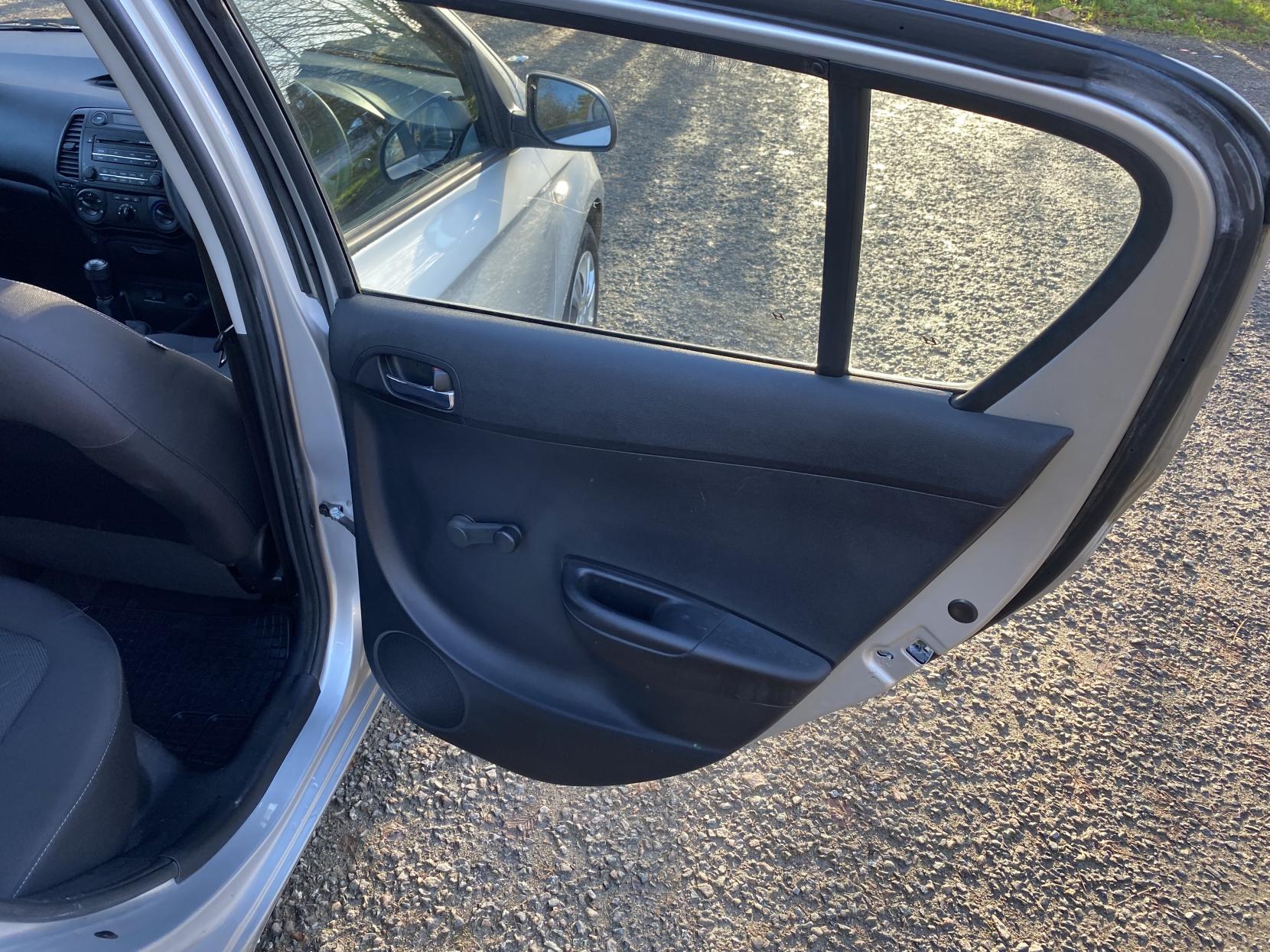 Hyundai i20 1.2 Classic Hatchback 5dr Petrol Manual Euro 4 (77 bhp)