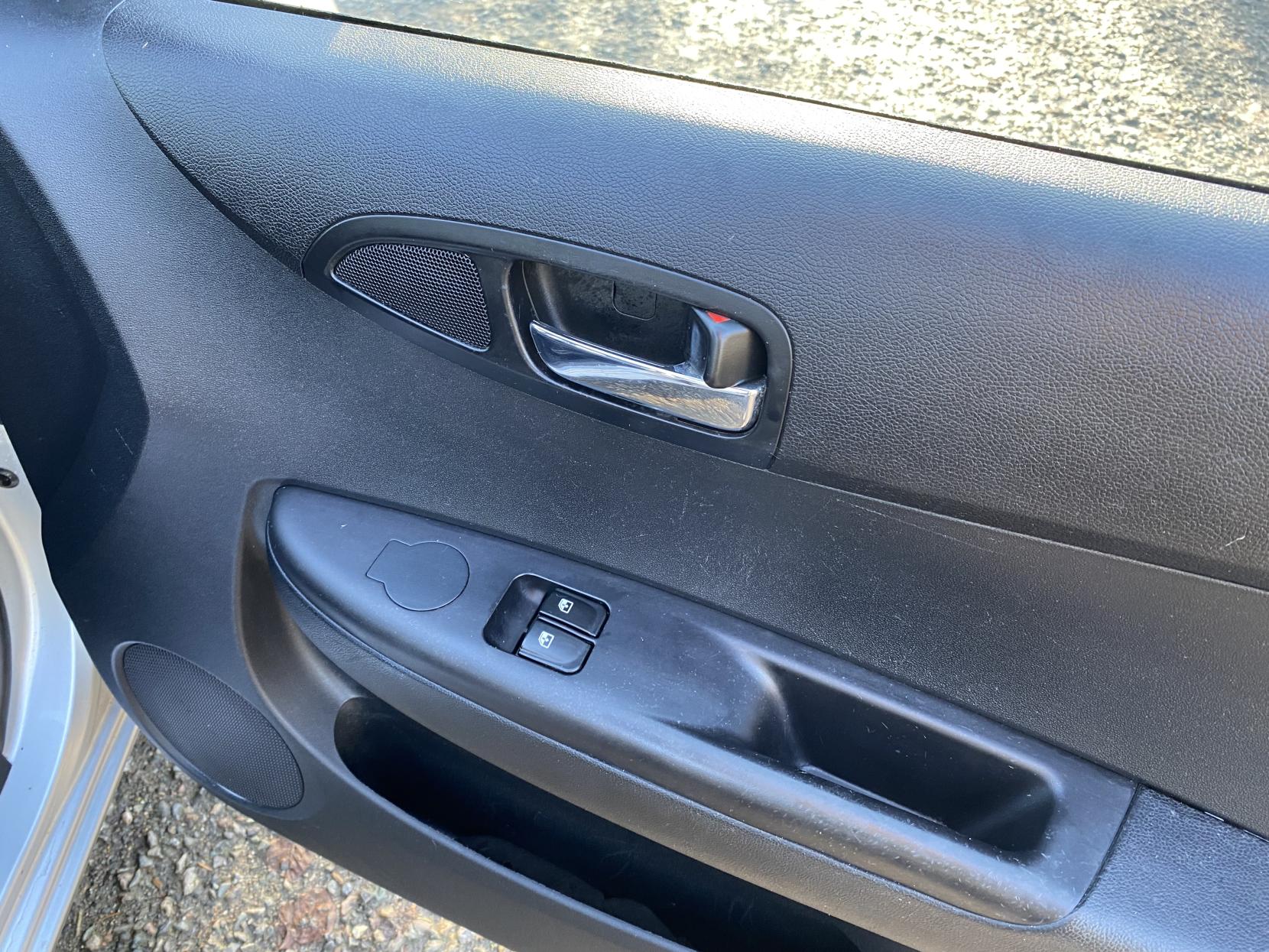 Hyundai i20 1.2 Classic Hatchback 5dr Petrol Manual Euro 4 (77 bhp)