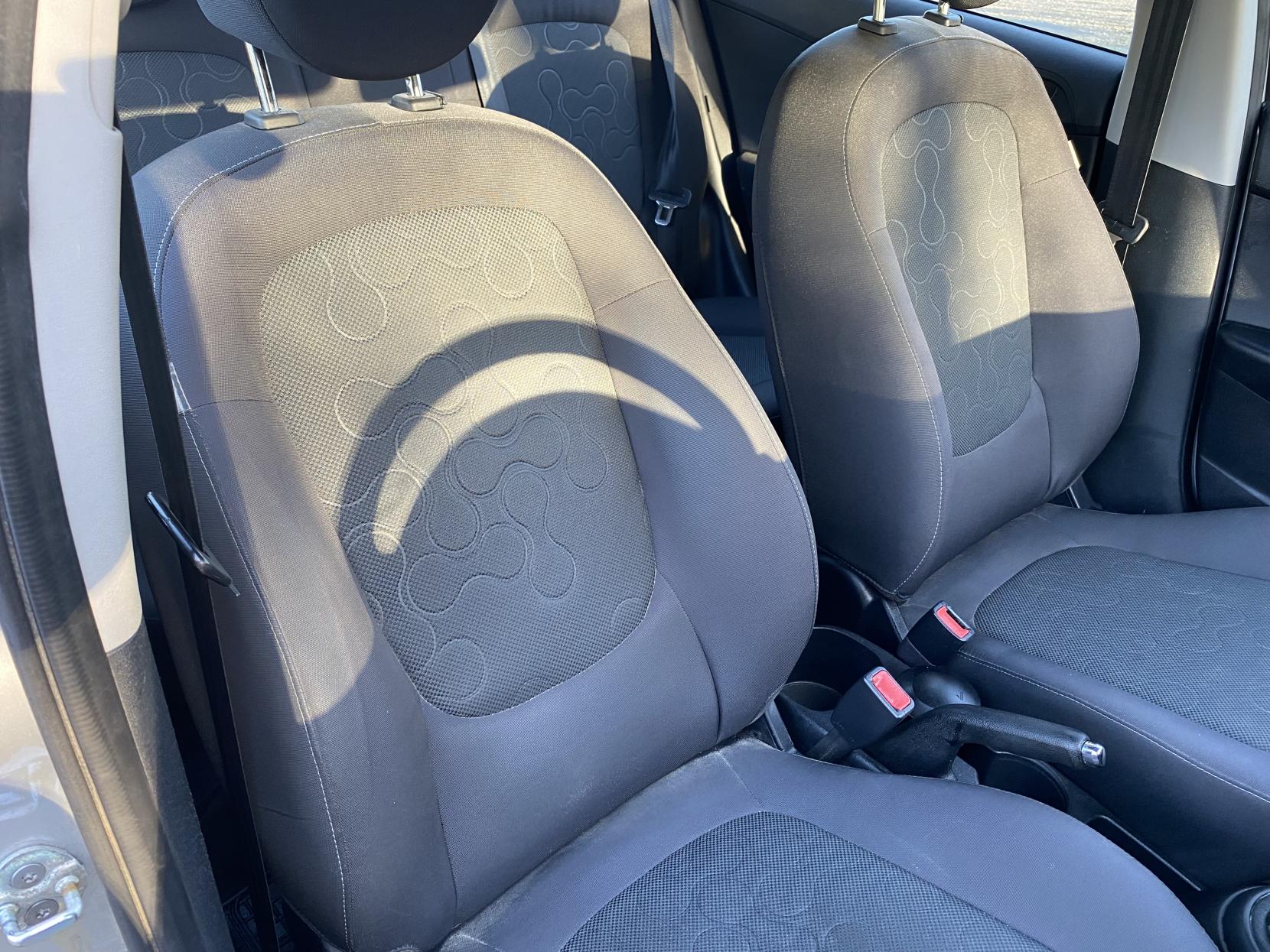 Hyundai i20 1.2 Classic Hatchback 5dr Petrol Manual Euro 4 (77 bhp)