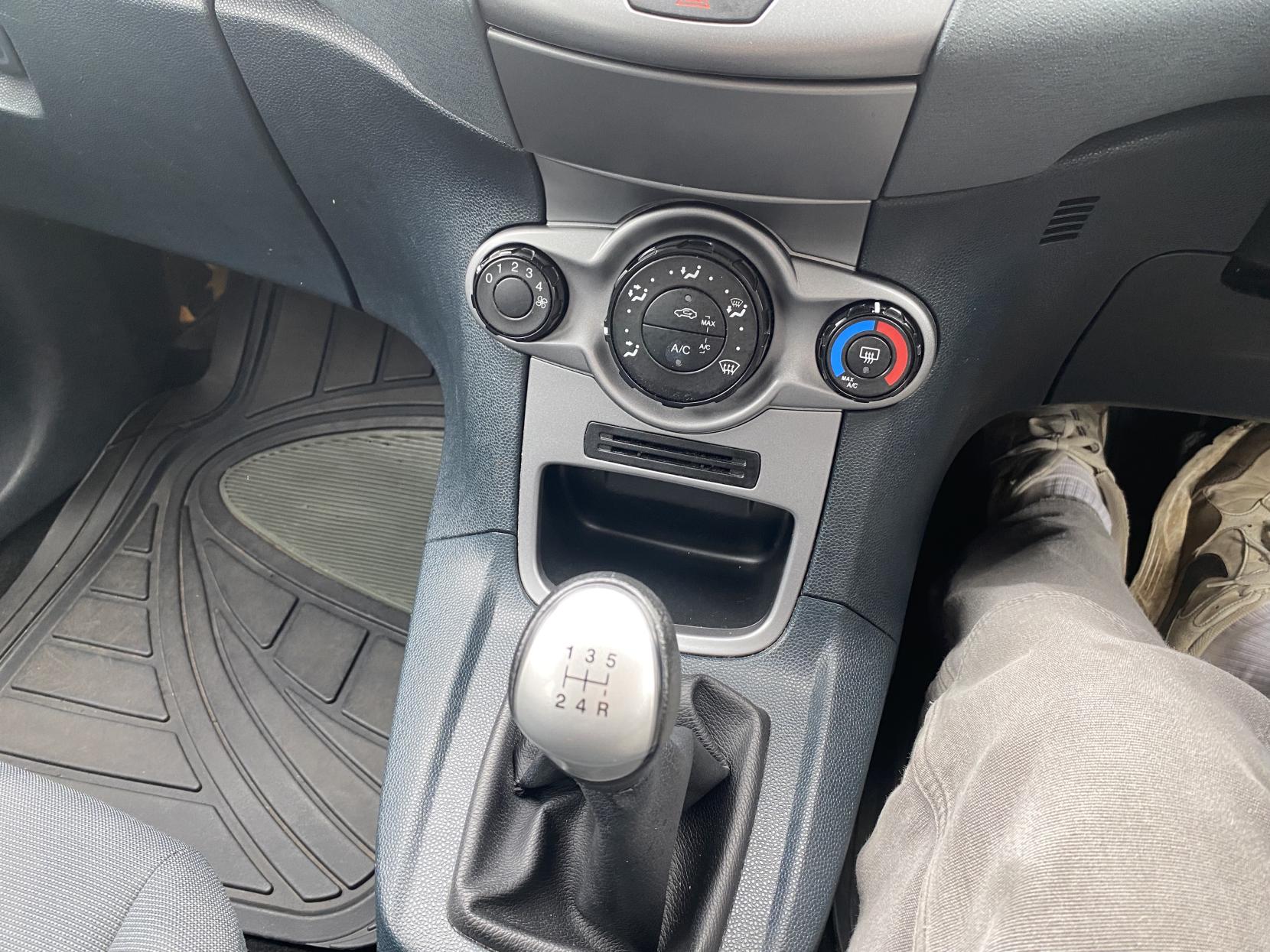 Ford Fiesta 1.25 Edge Hatchback 5dr Petrol Manual (129 g/km, 81 bhp)