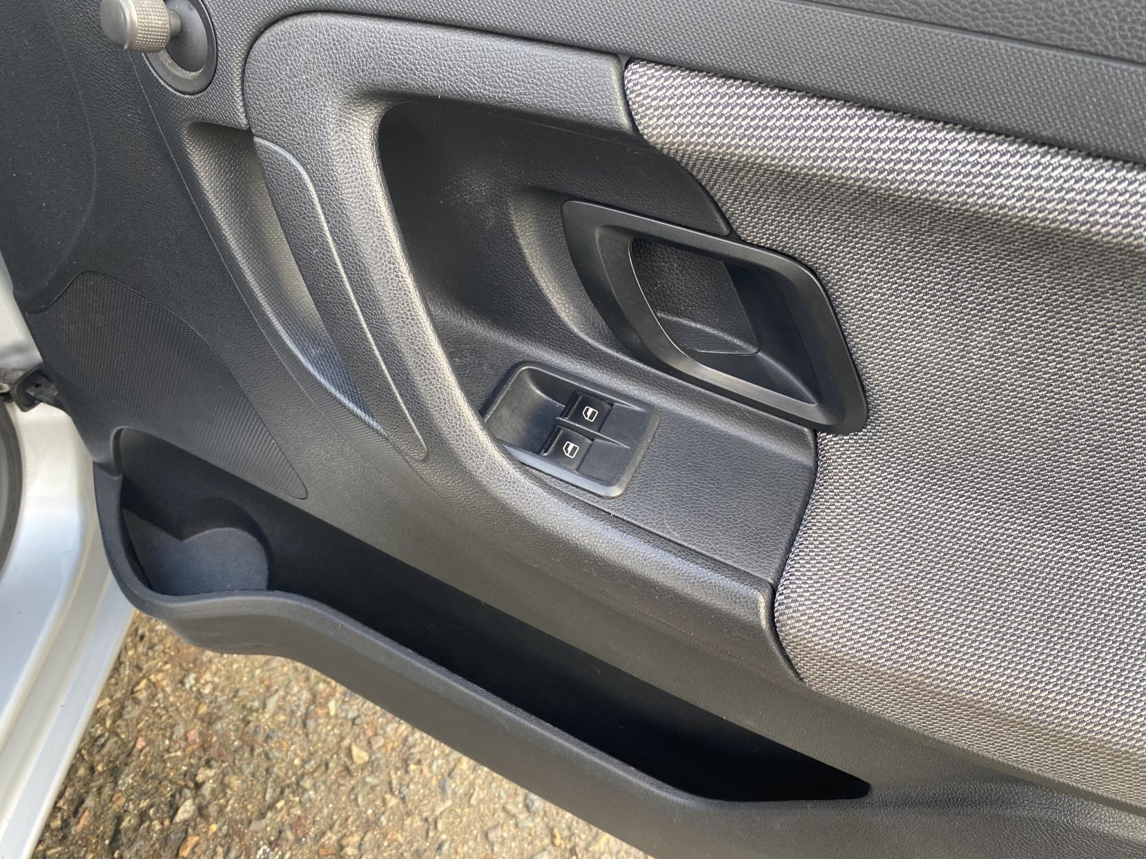 Skoda Fabia 1.2 S Hatchback 5dr Petrol Manual Euro 5 (60 ps)