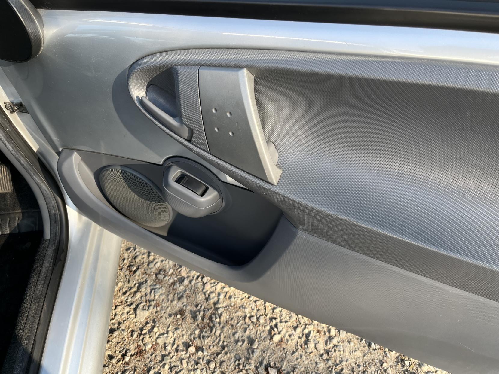 Toyota AYGO 1.0 VVT-i Ice Hatchback 3dr Petrol Manual Euro 5 (67 ps)