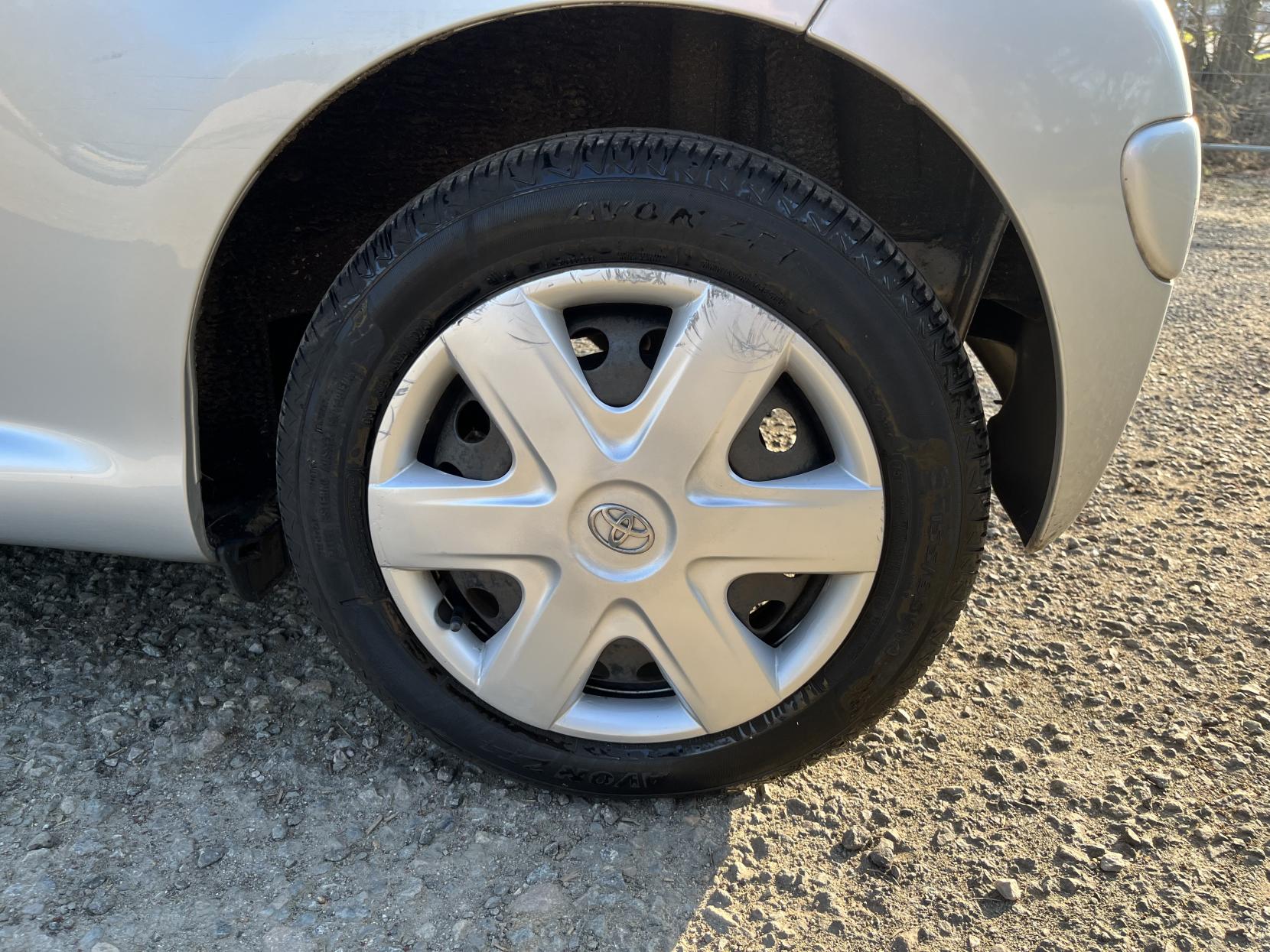 Toyota AYGO 1.0 VVT-i Ice Hatchback 3dr Petrol Manual Euro 5 (67 ps)