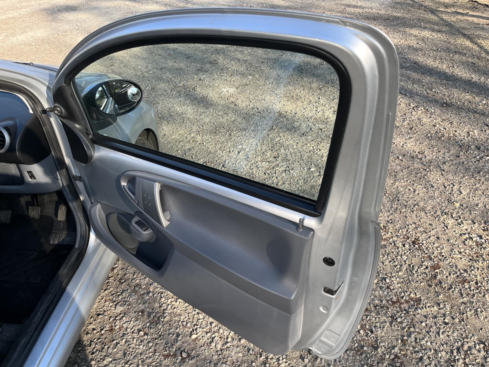 Toyota AYGO 1.0 VVT-i Ice Hatchback 3dr Petrol Manual Euro 5 (67 ps)