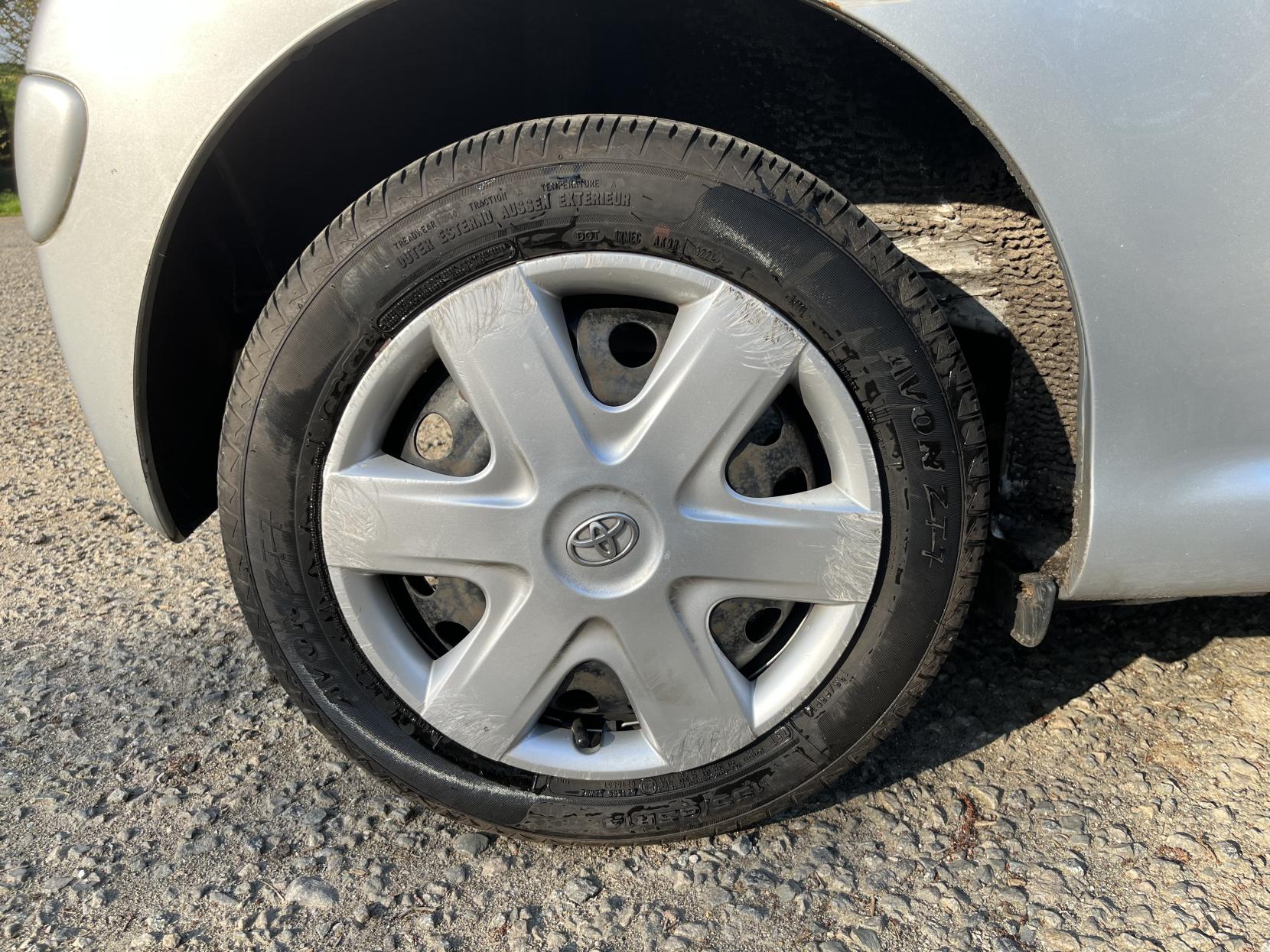 Toyota AYGO 1.0 VVT-i Ice Hatchback 3dr Petrol Manual Euro 5 (67 ps)