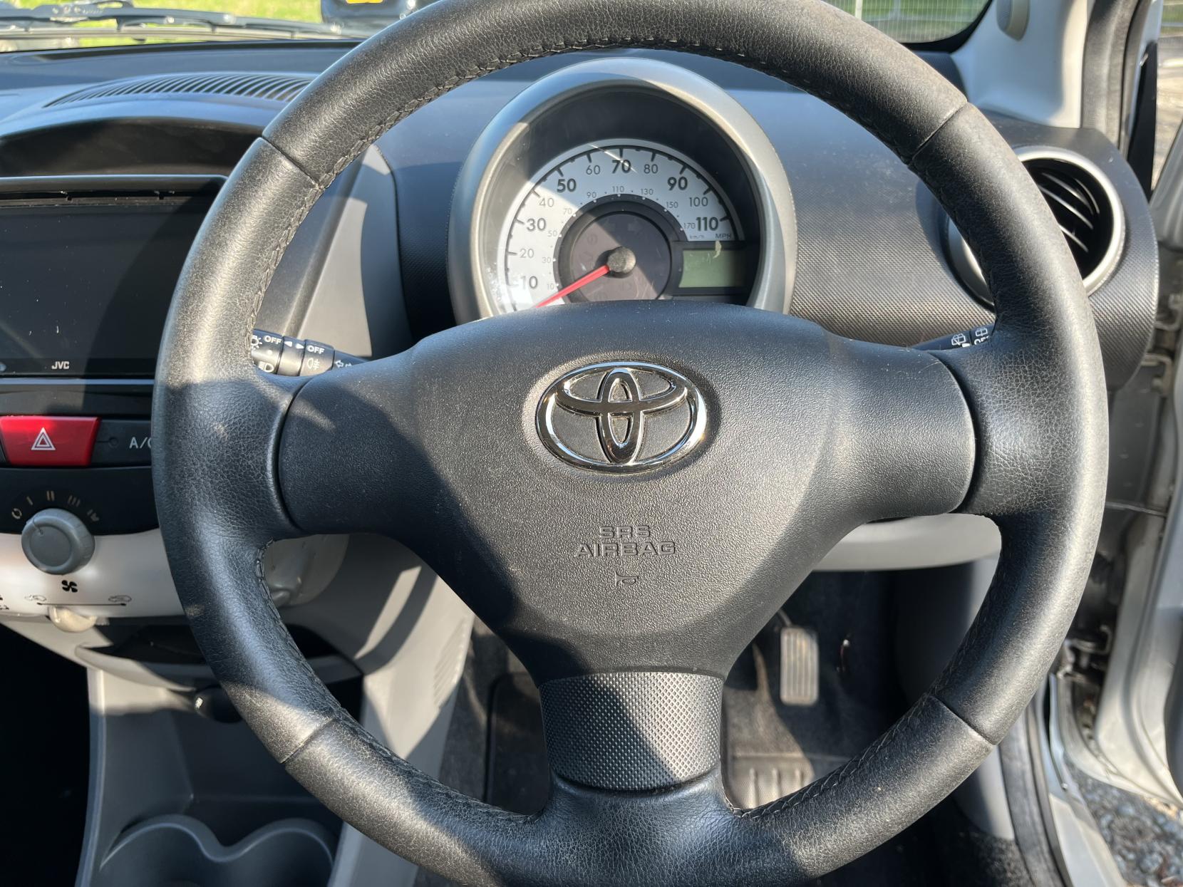 Toyota AYGO 1.0 VVT-i Ice Hatchback 3dr Petrol Manual Euro 5 (67 ps)