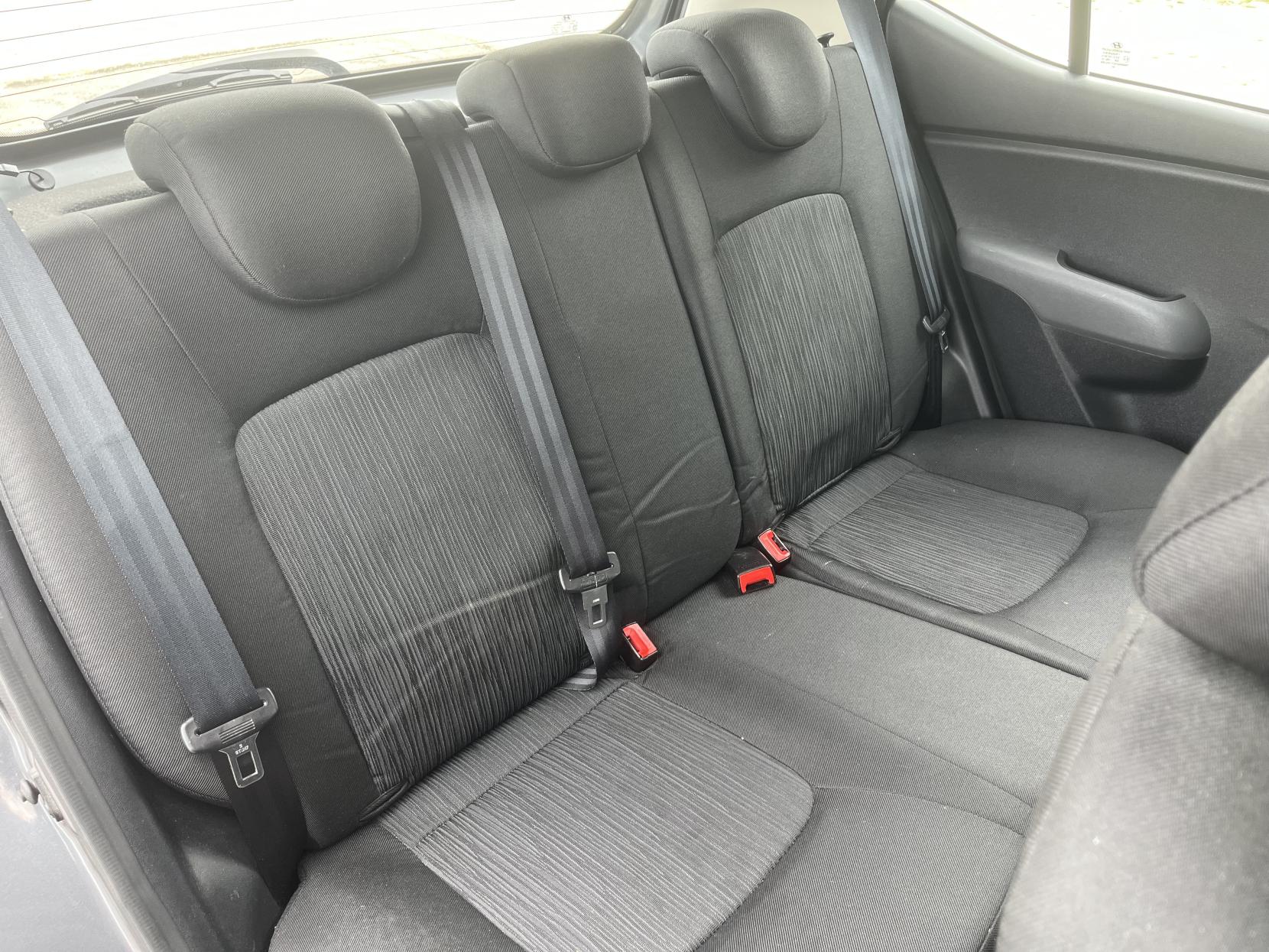 Hyundai i10 1.2 Classic Hatchback 5dr Petrol Manual Euro 5 (85 bhp)