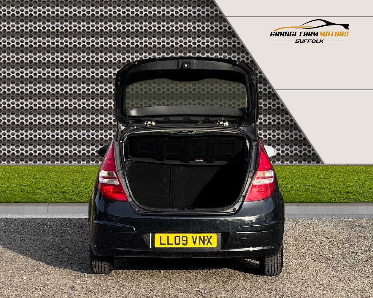 Hyundai i30 1.4 Comfort Hatchback 5dr Petrol Manual Euro 4 (108 bhp)