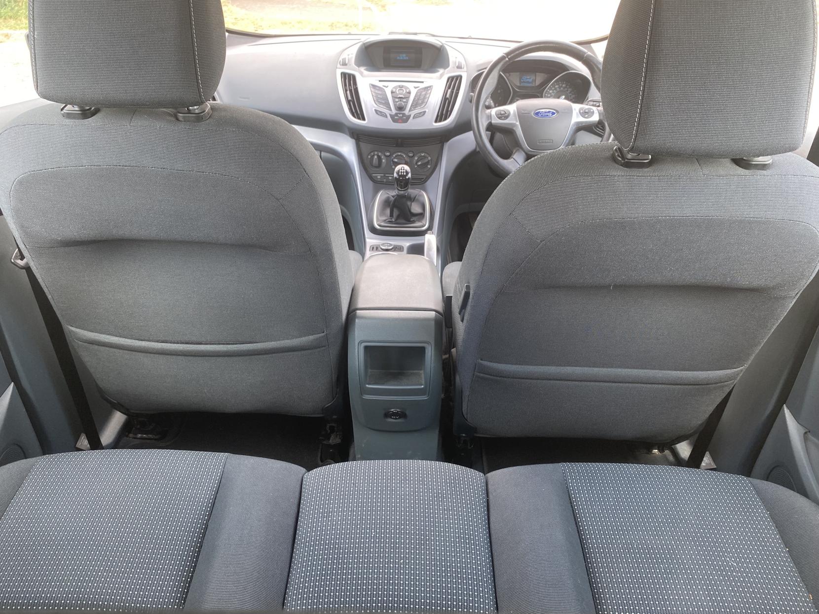 Ford C-Max 1.6 Zetec MPV 5dr Petrol Manual Euro 5 (105 ps)