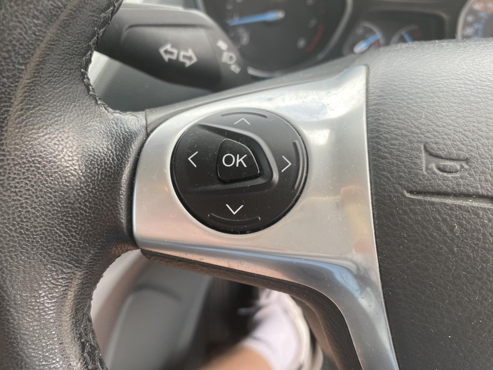 Ford C-Max 1.6 Zetec MPV 5dr Petrol Manual Euro 5 (105 ps)