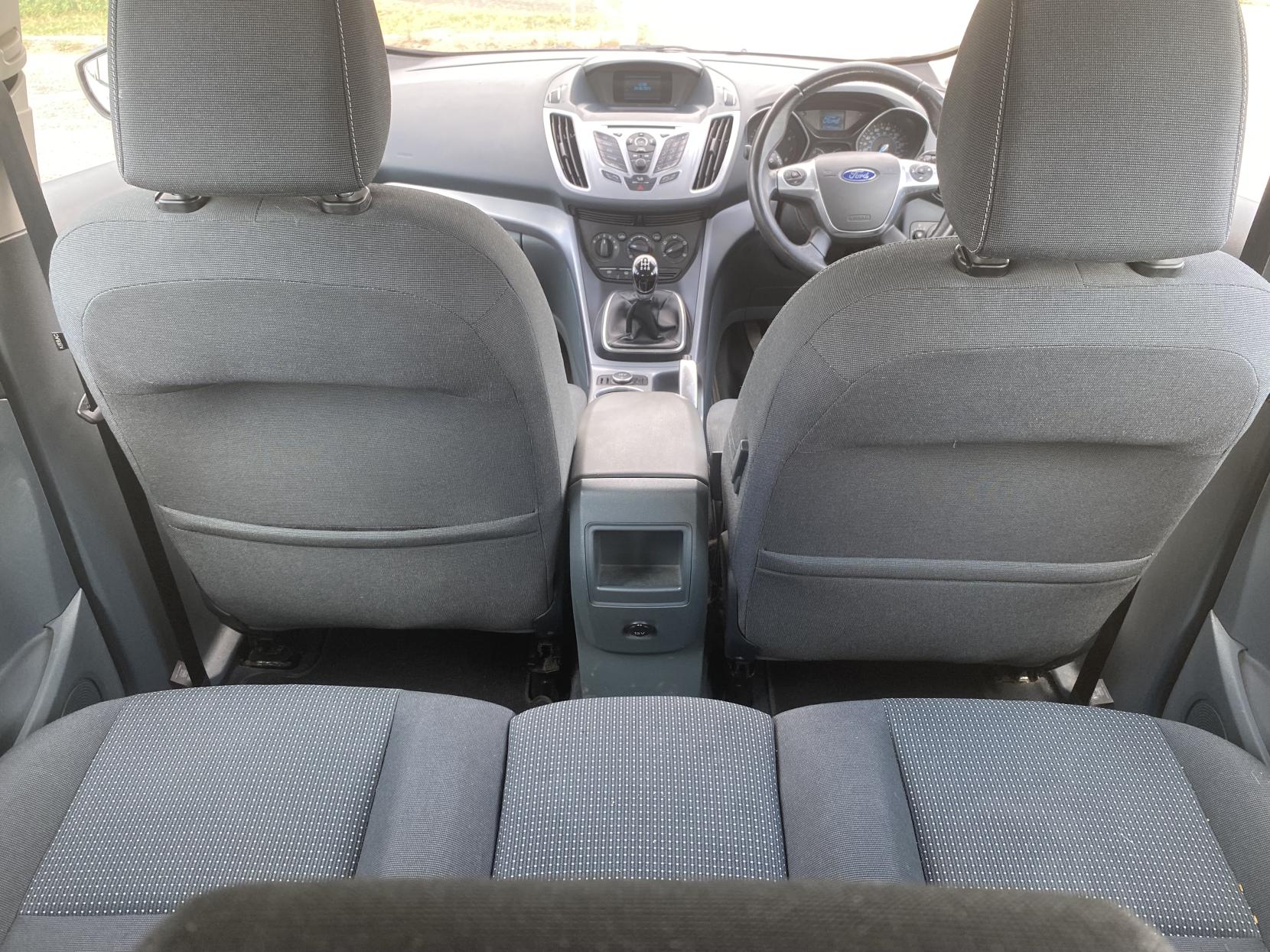 Ford C-Max 1.6 Zetec MPV 5dr Petrol Manual Euro 5 (105 ps)
