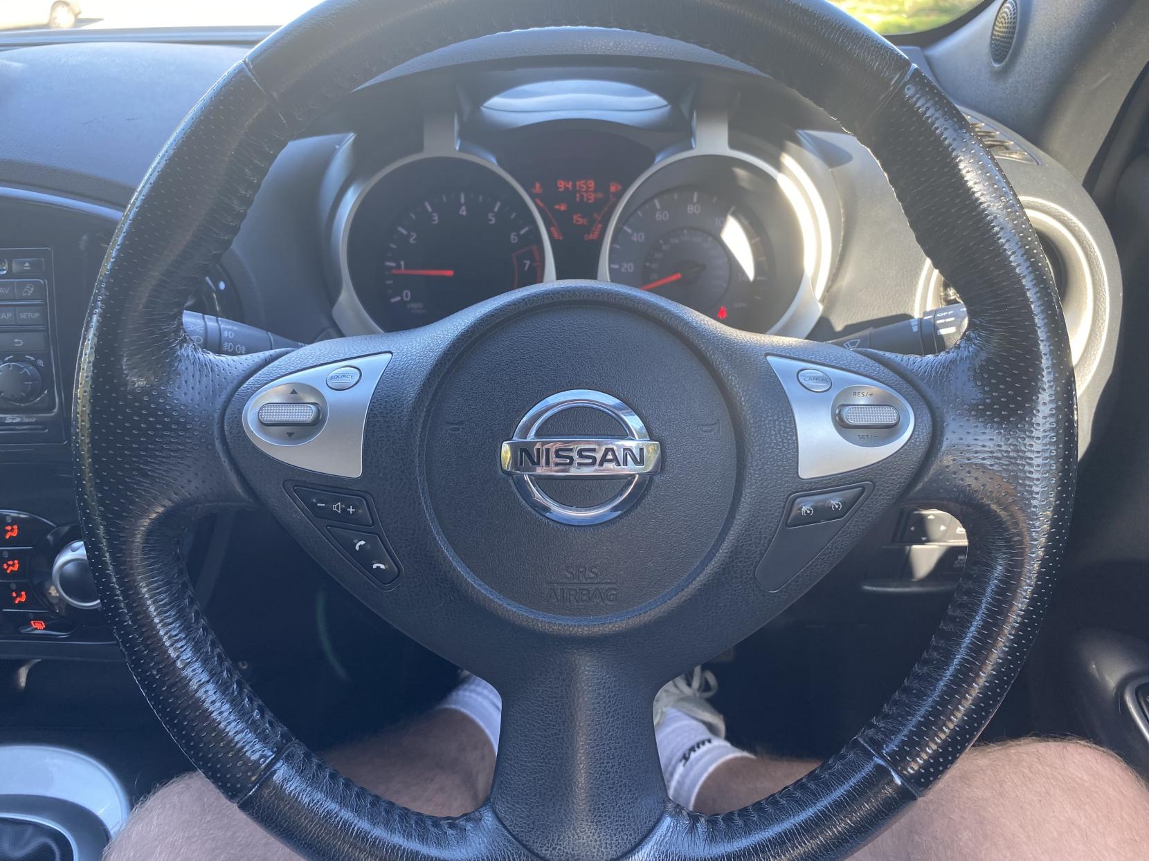Nissan Juke 1.6 Acenta Premium SUV 5dr Petrol Manual Euro 5 (117 ps)