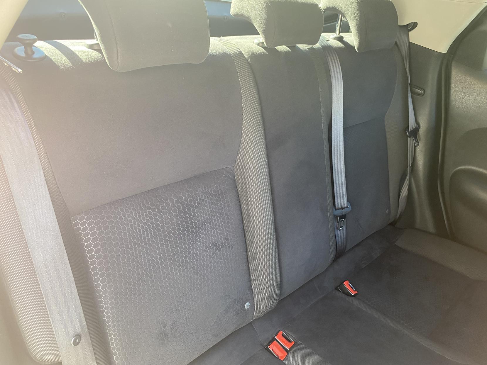 Nissan Juke 1.6 Acenta Premium SUV 5dr Petrol Manual Euro 5 (117 ps)