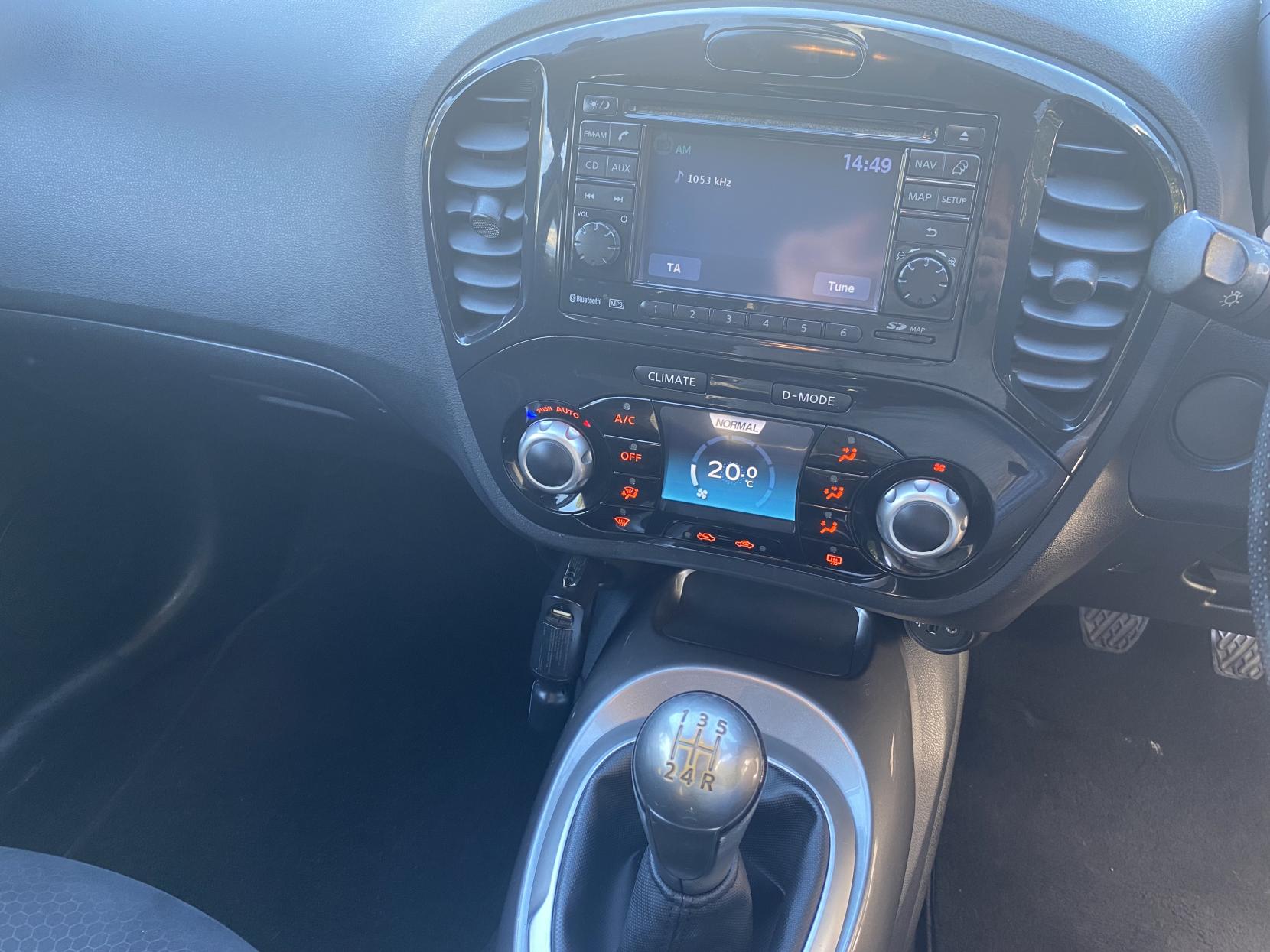 Nissan Juke 1.6 Acenta Premium SUV 5dr Petrol Manual Euro 5 (117 ps)