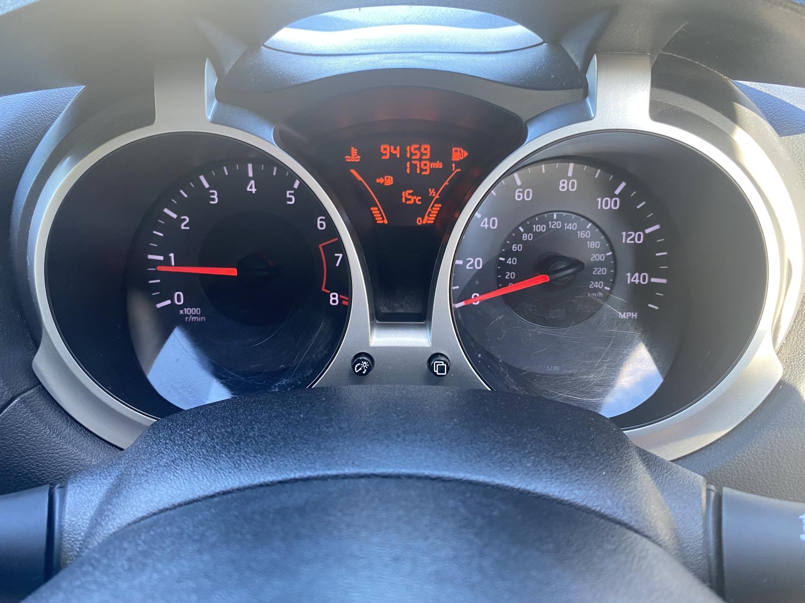 Nissan Juke 1.6 Acenta Premium SUV 5dr Petrol Manual Euro 5 (117 ps)