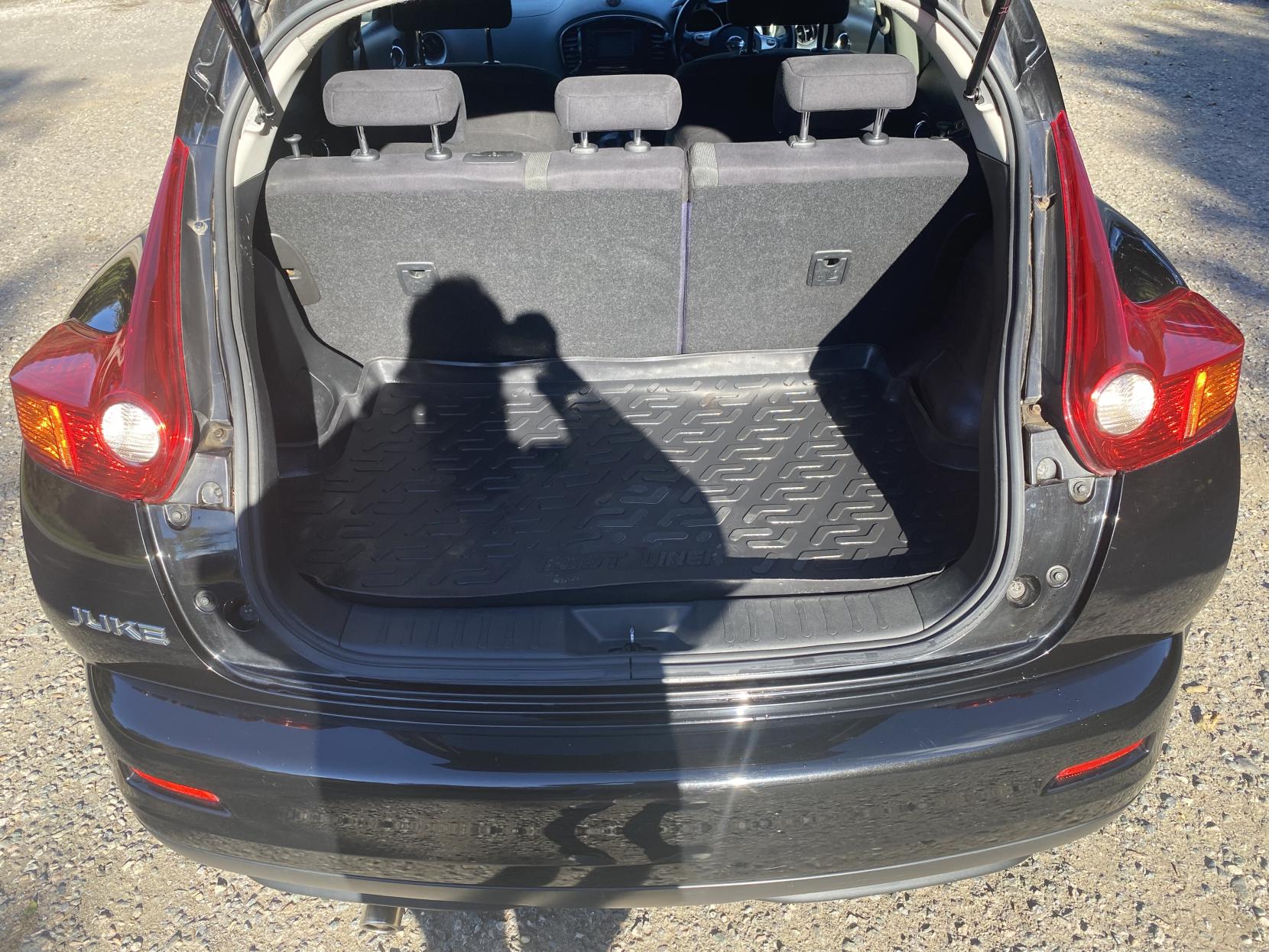 Nissan Juke 1.6 Acenta Premium SUV 5dr Petrol Manual Euro 5 (117 ps)