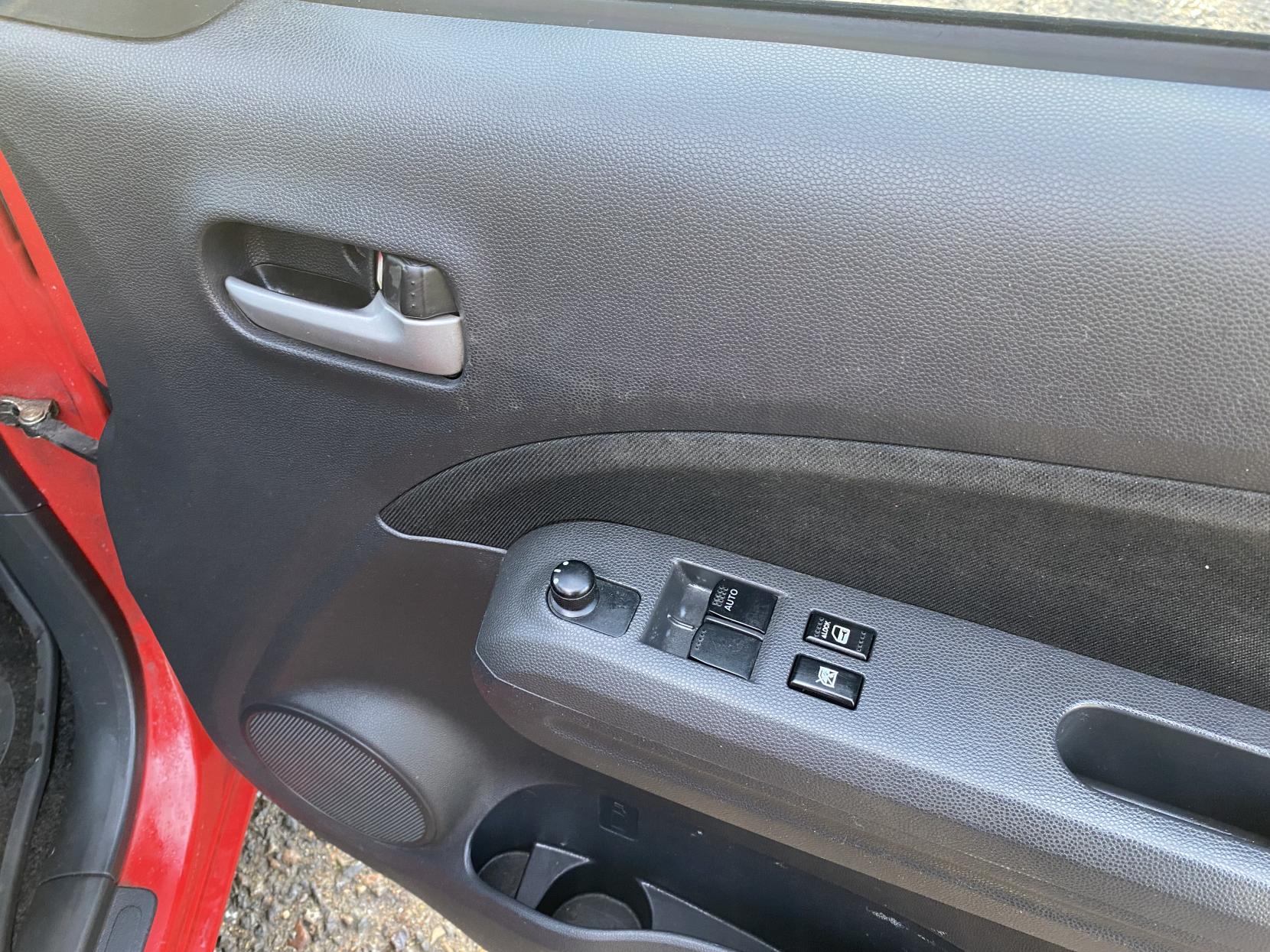 Suzuki Splash 1.0 12V SZ2 MPV 5dr Petrol Manual Euro 5 (68 ps)