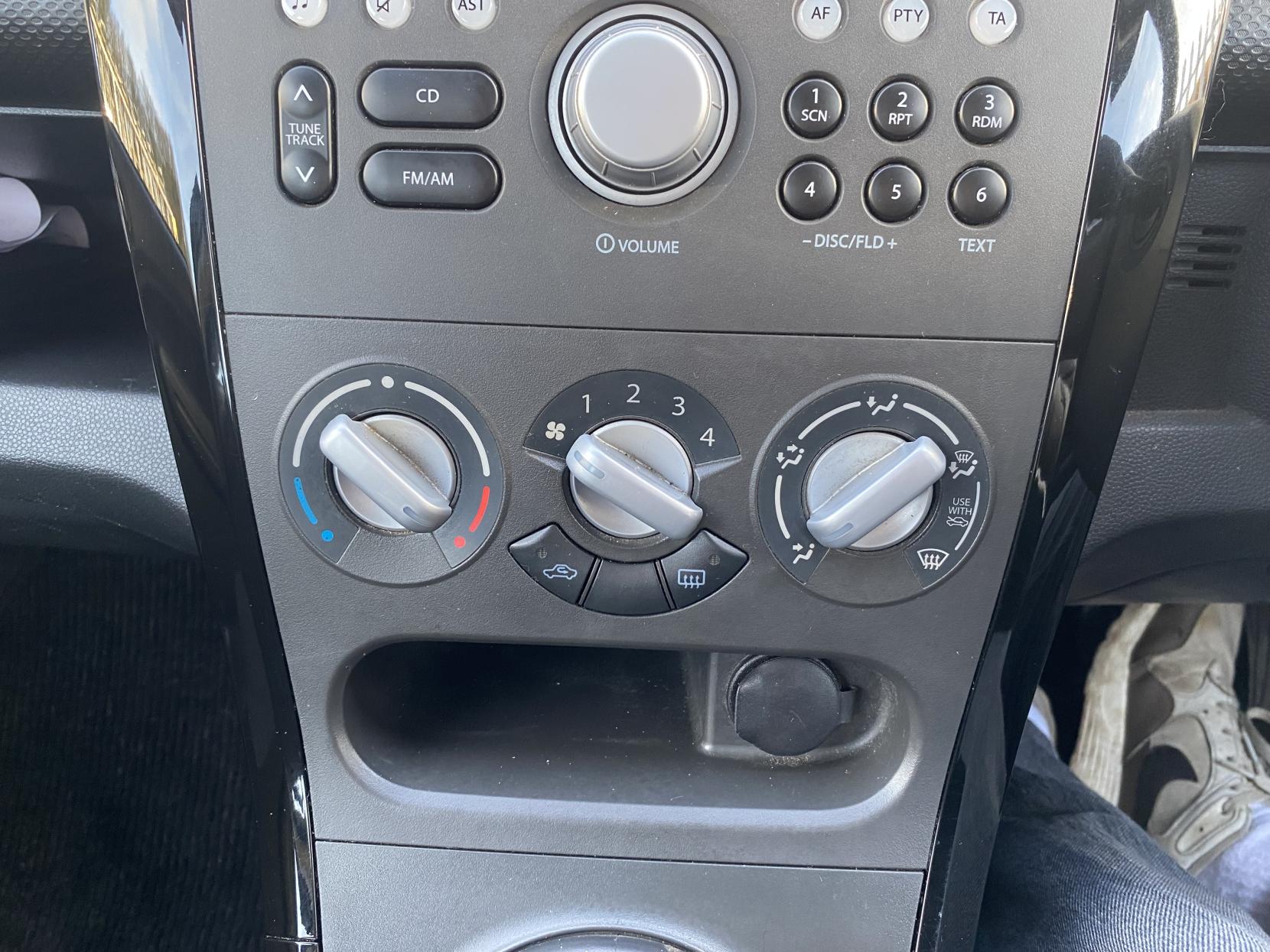 Suzuki Splash 1.0 12V SZ2 MPV 5dr Petrol Manual Euro 5 (68 ps)