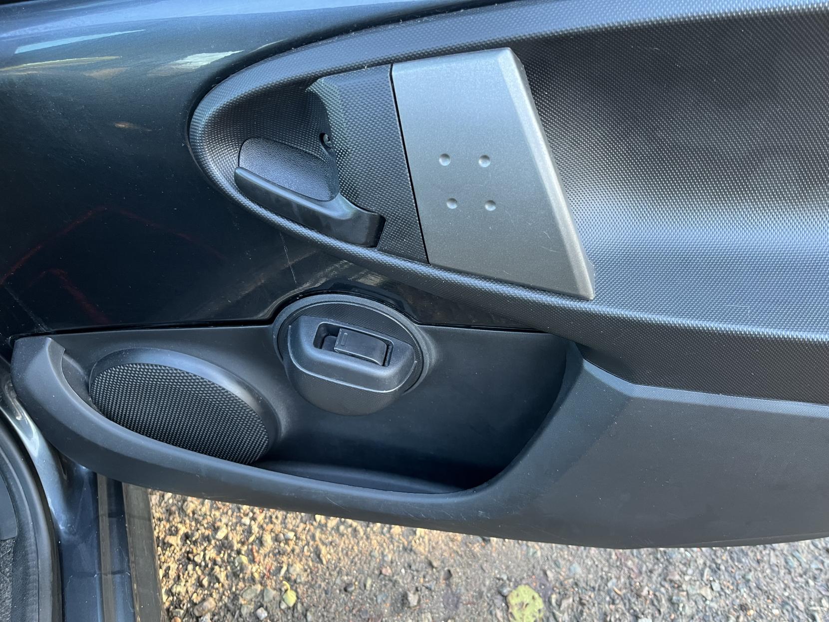 Peugeot 107 1.0 12V Active Hatchback 5dr Petrol Manual Euro 5 (68 ps)