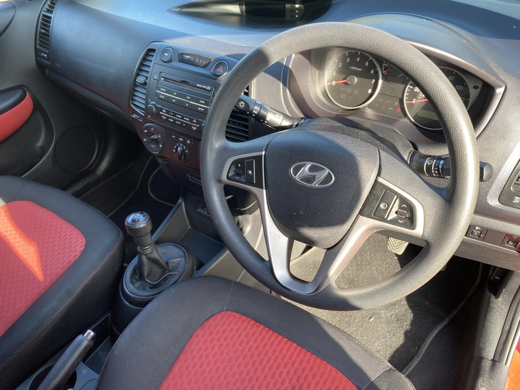 Hyundai i20 1.2 Comfort Hatchback 5dr Petrol Manual Euro 4 (77 bhp)