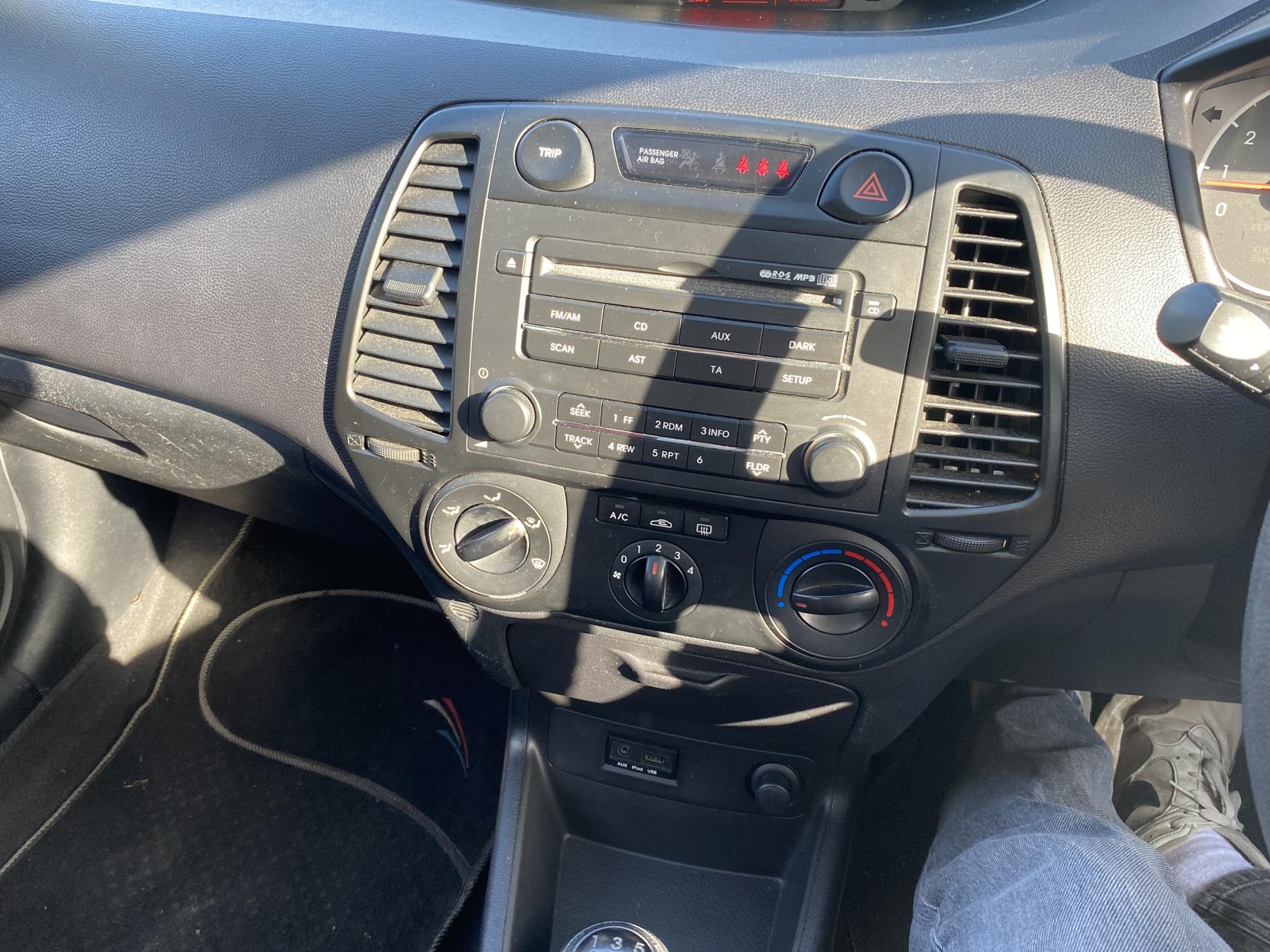 Hyundai i20 1.2 Comfort Hatchback 5dr Petrol Manual Euro 4 (77 bhp)