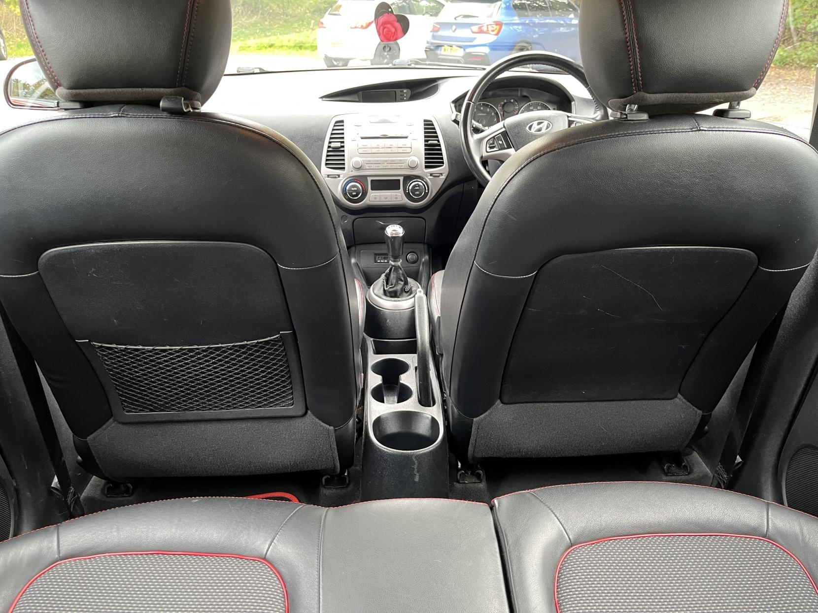 Hyundai i20 1.4 Style Hatchback 5dr Petrol Manual Euro 4 (99 bhp)