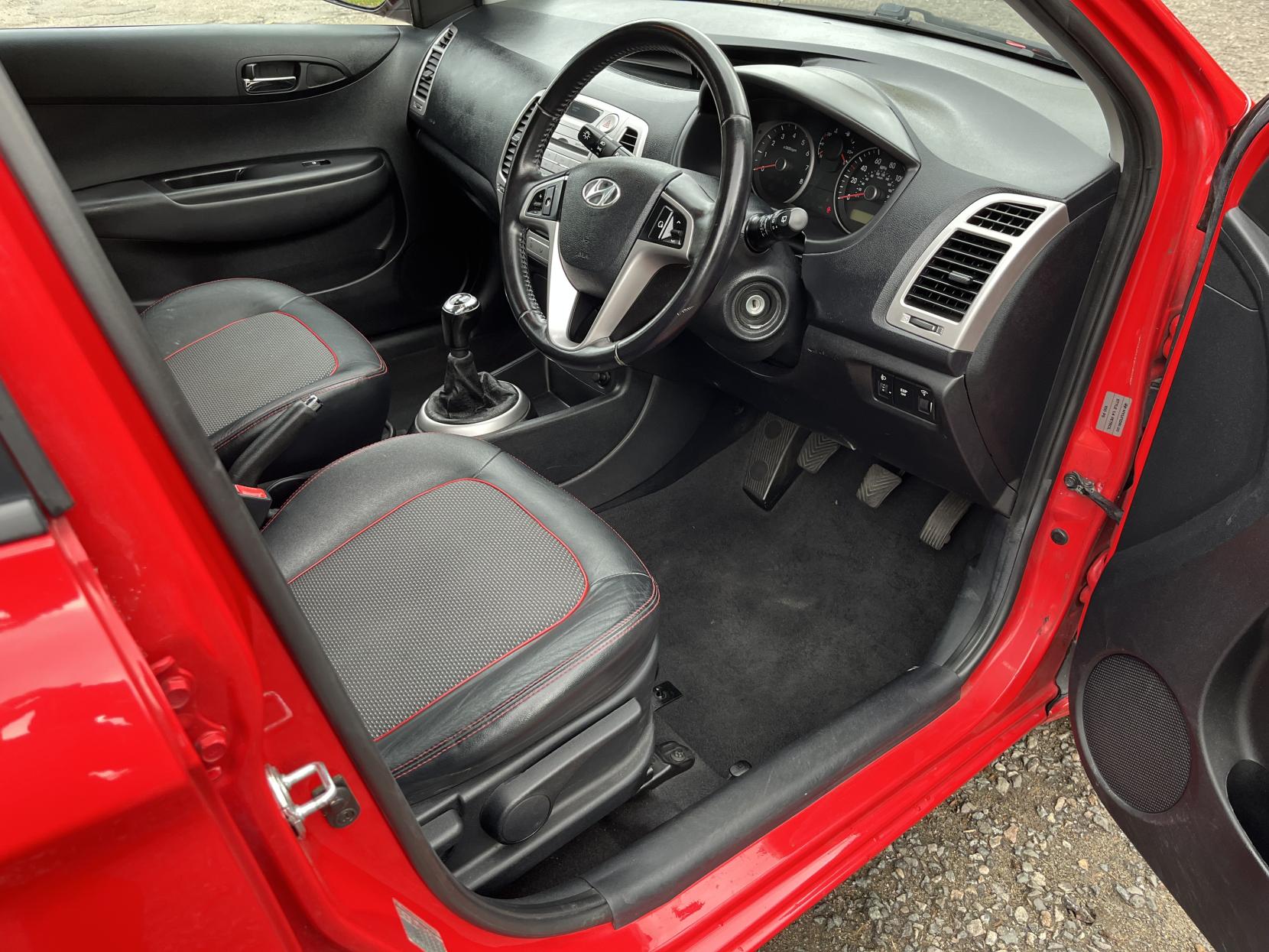 Hyundai i20 1.4 Style Hatchback 5dr Petrol Manual Euro 4 (99 bhp)