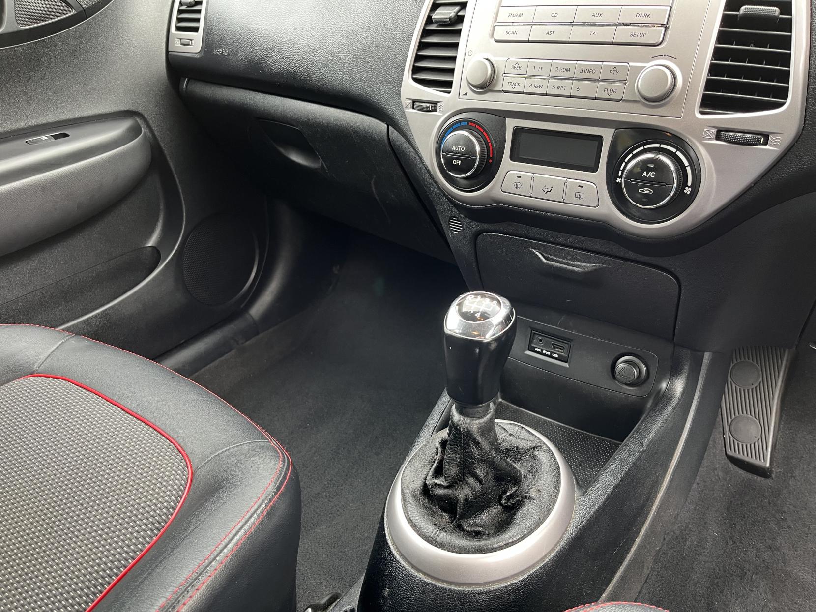 Hyundai i20 1.4 Style Hatchback 5dr Petrol Manual Euro 4 (99 bhp)