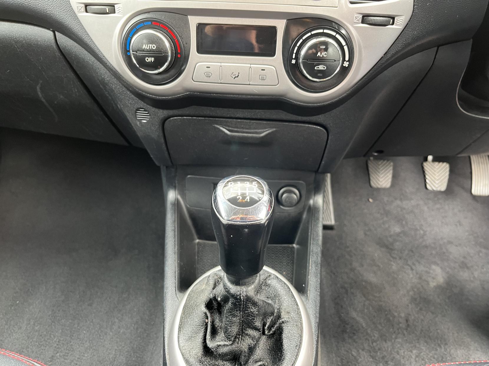 Hyundai i20 1.4 Style Hatchback 5dr Petrol Manual Euro 4 (99 bhp)