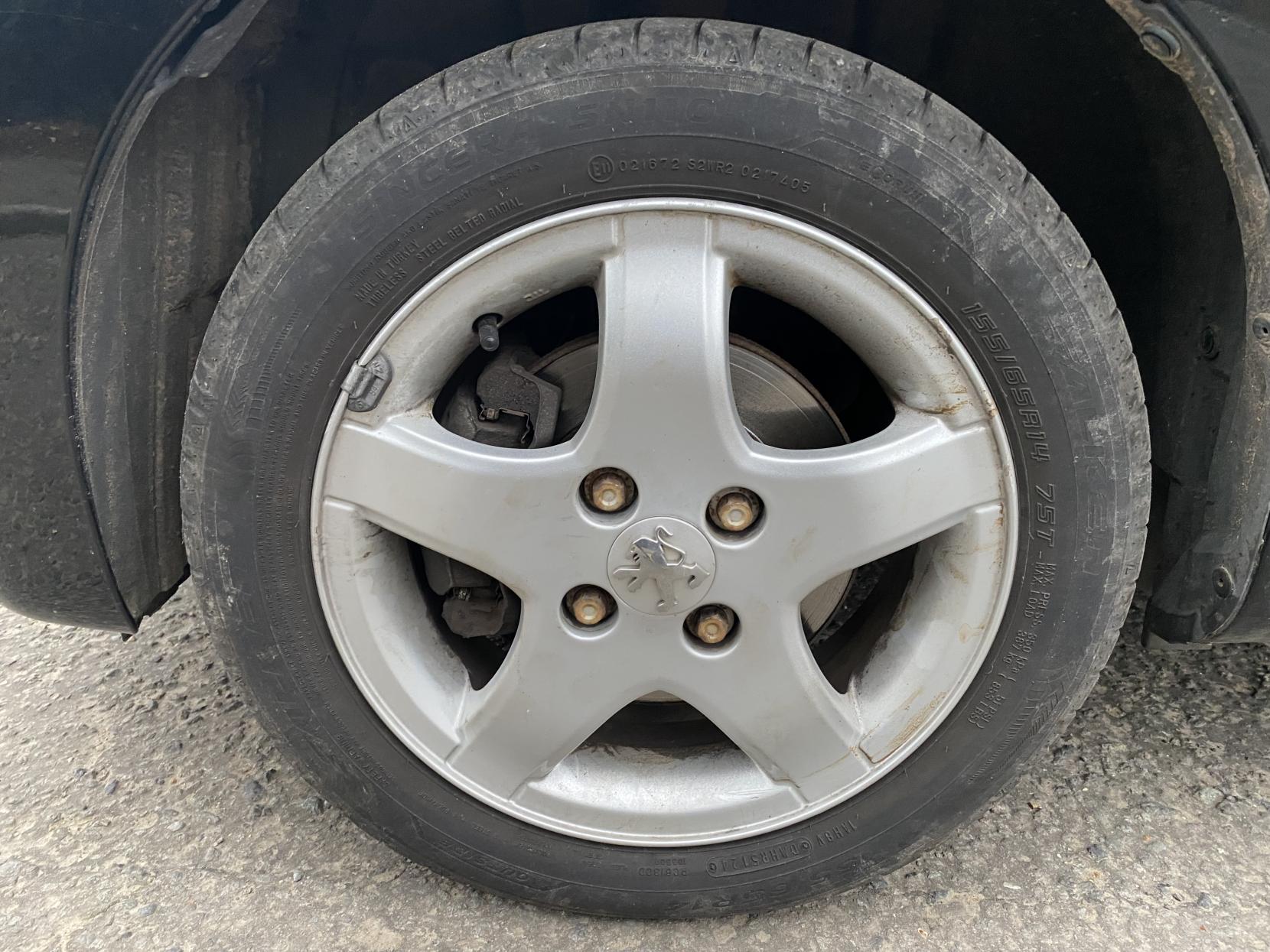 Peugeot 107 1.0 12V Verve Hatchback 5dr Petrol Manual Euro 4 (68 ps)