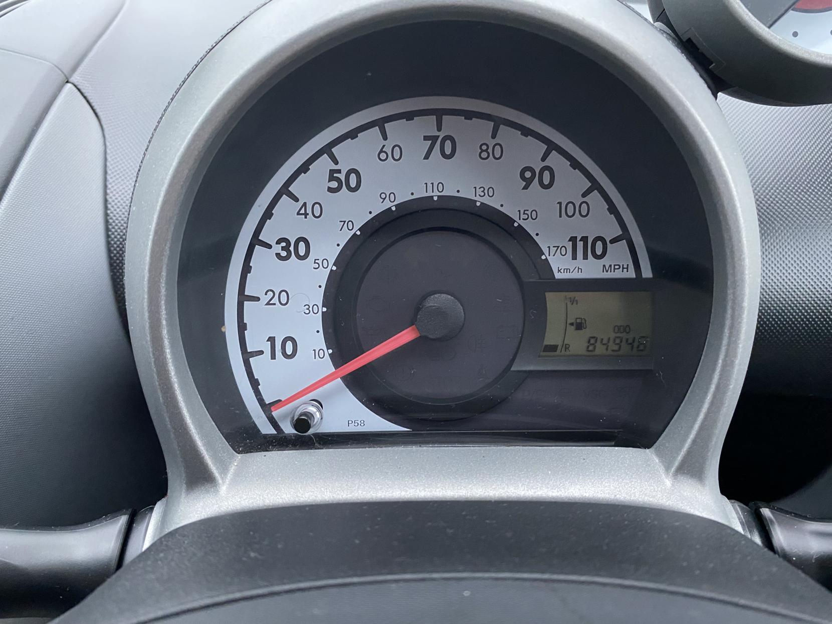 Peugeot 107 1.0 12V Verve Hatchback 5dr Petrol Manual Euro 4 (68 ps)