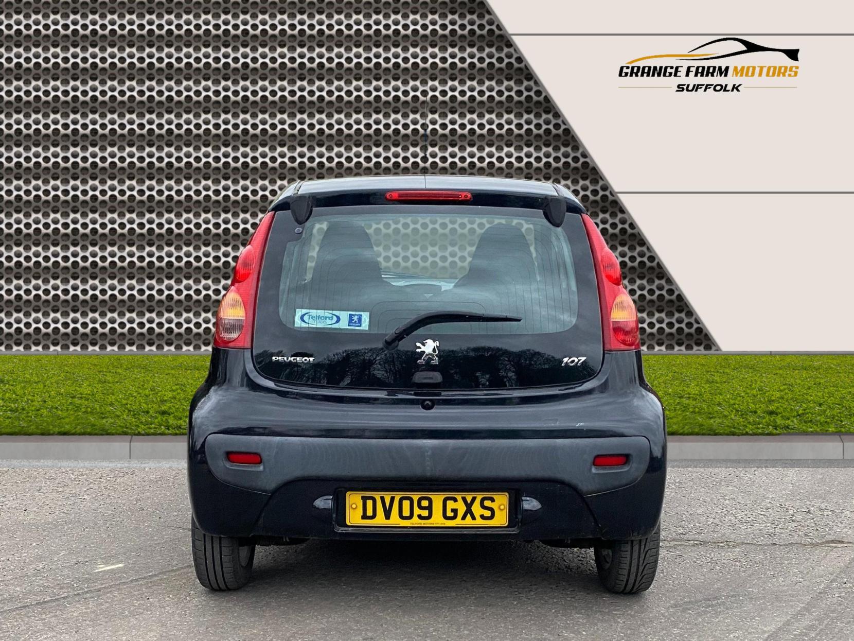 Peugeot 107 1.0 12V Verve Hatchback 5dr Petrol Manual Euro 4 (68 ps)