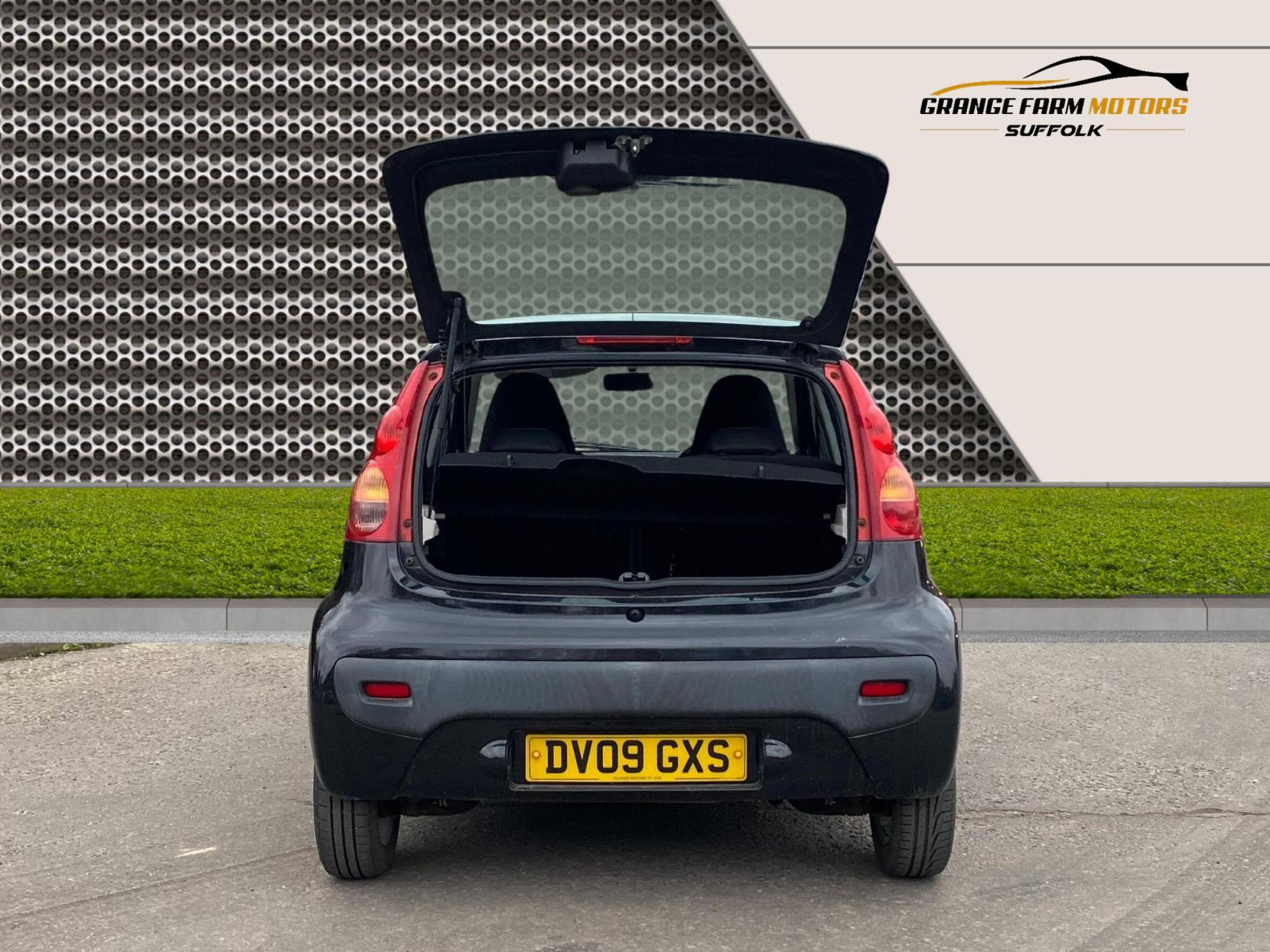 Peugeot 107 1.0 12V Verve Hatchback 5dr Petrol Manual Euro 4 (68 ps)