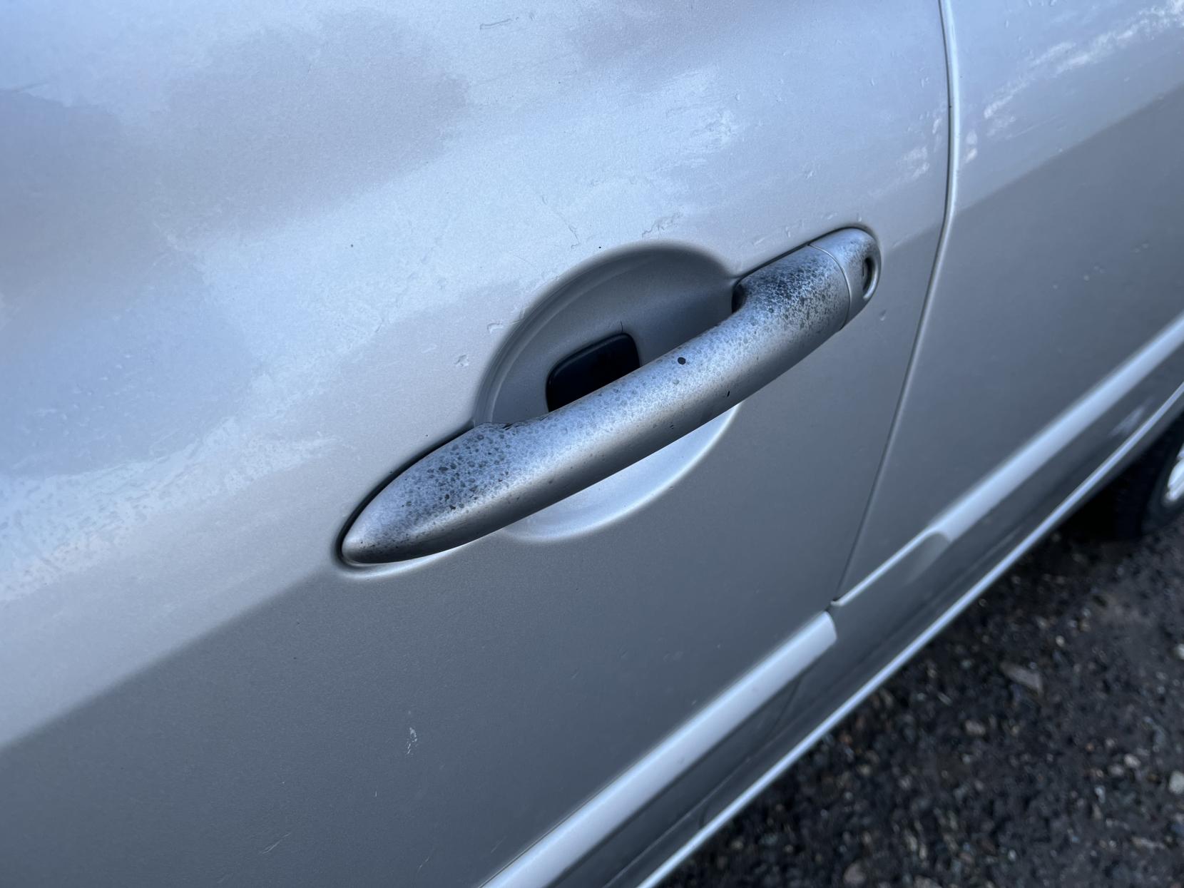 Renault Clio 1.2 Dynamique Hatchback 5dr Petrol Manual Euro 4 (75 ps)