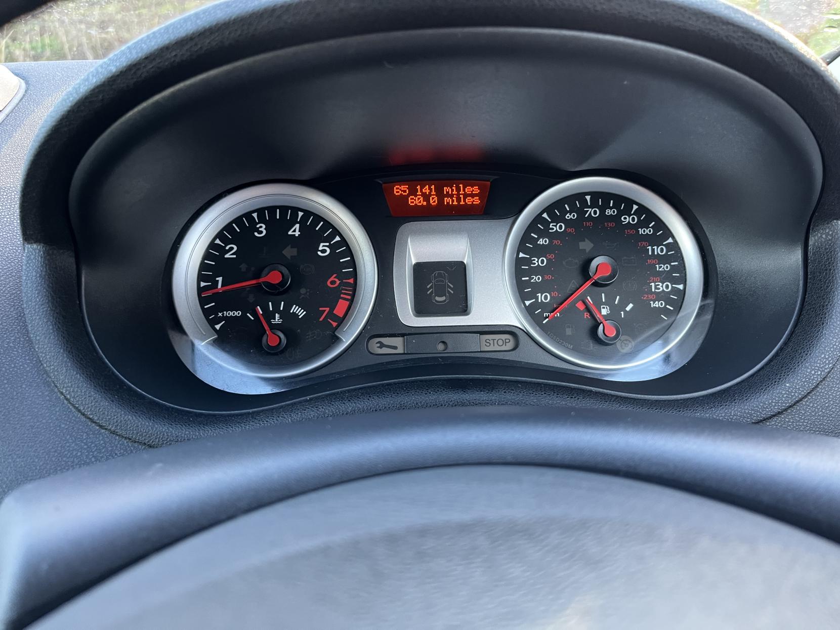 Renault Clio 1.2 Dynamique Hatchback 5dr Petrol Manual Euro 4 (75 ps)