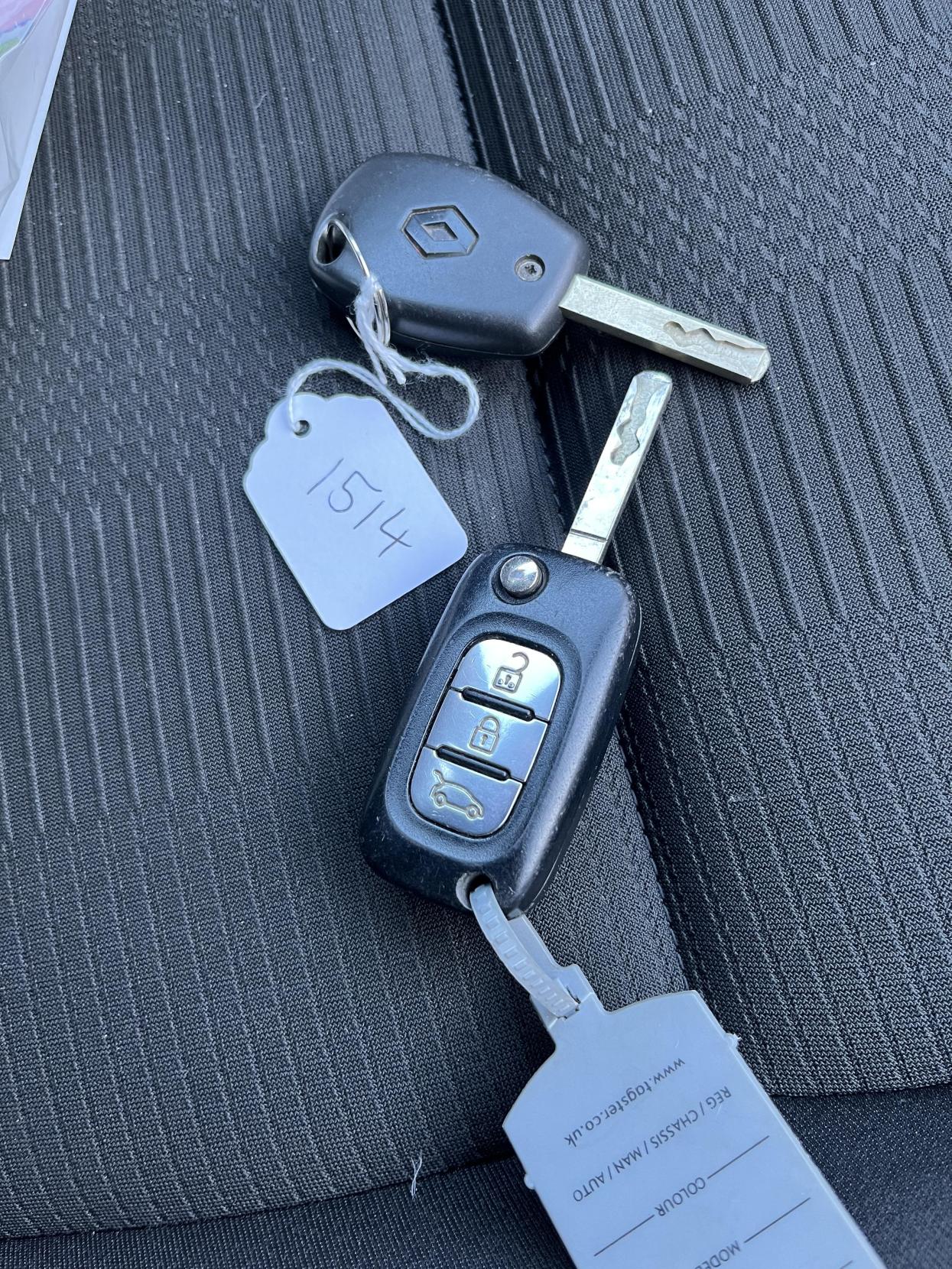 Renault Clio 1.2 Dynamique Hatchback 5dr Petrol Manual Euro 4 (75 ps)