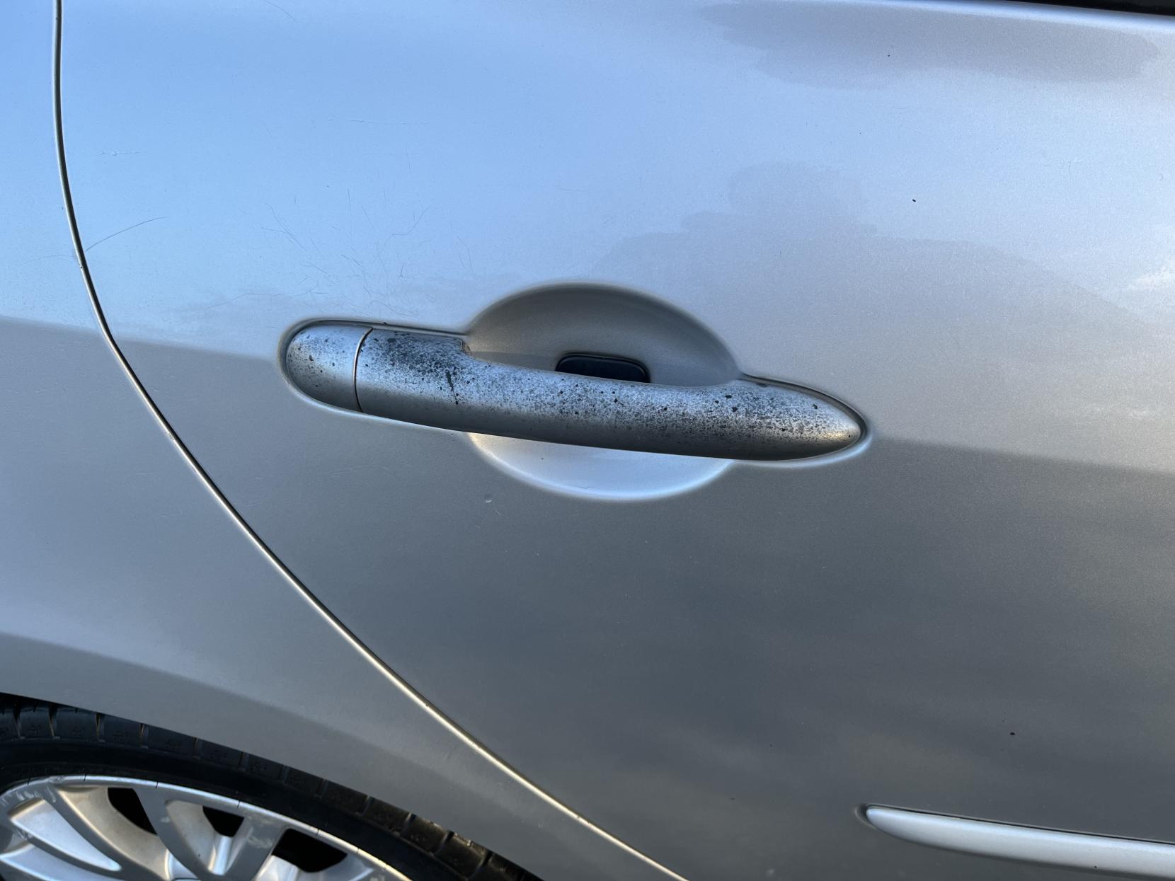 Renault Clio 1.2 Dynamique Hatchback 5dr Petrol Manual Euro 4 (75 ps)