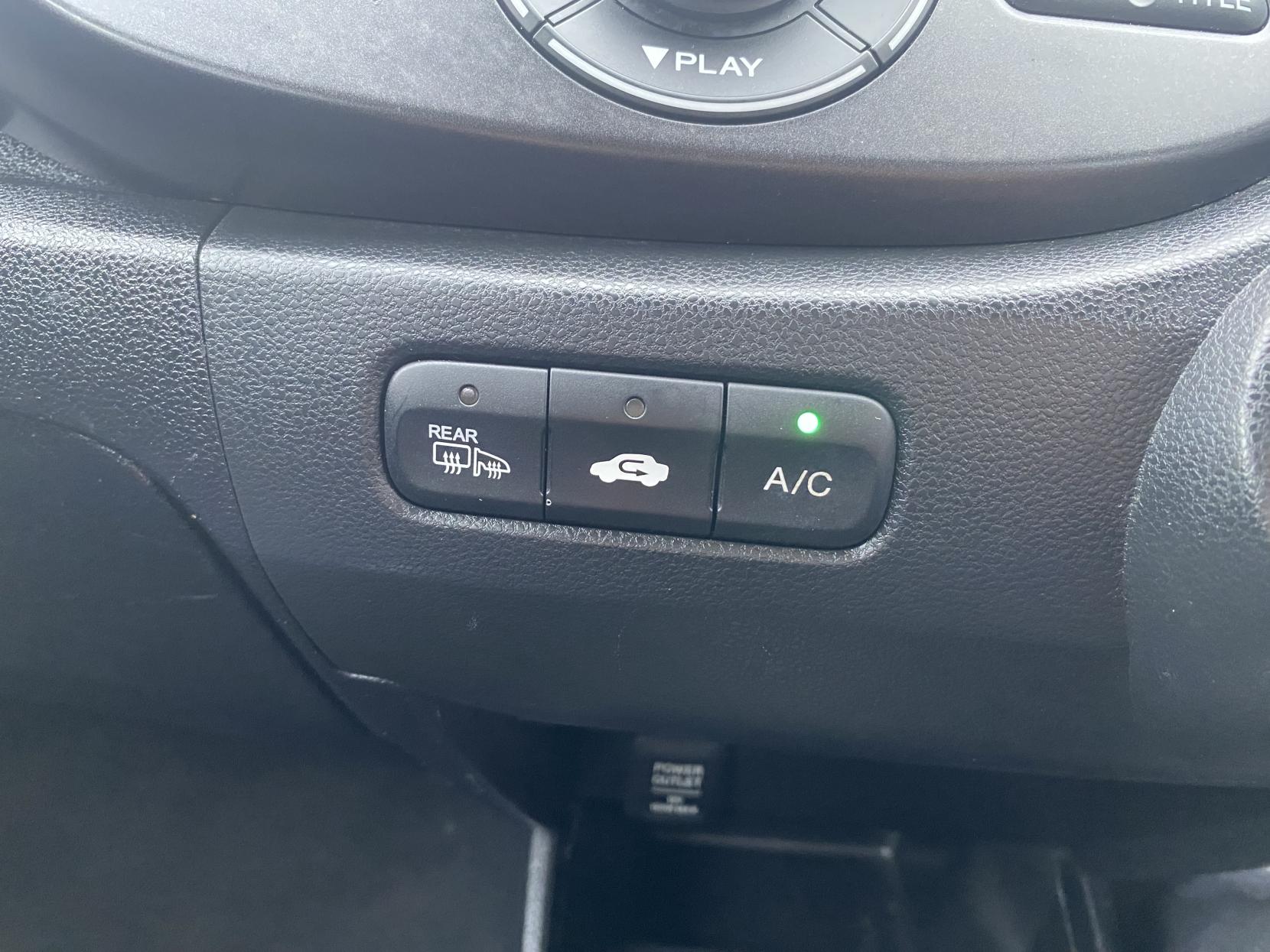 Honda Jazz 1.2 i-VTEC S Hatchback 5dr Petrol Manual Euro 5 (A/C) (90 ps)