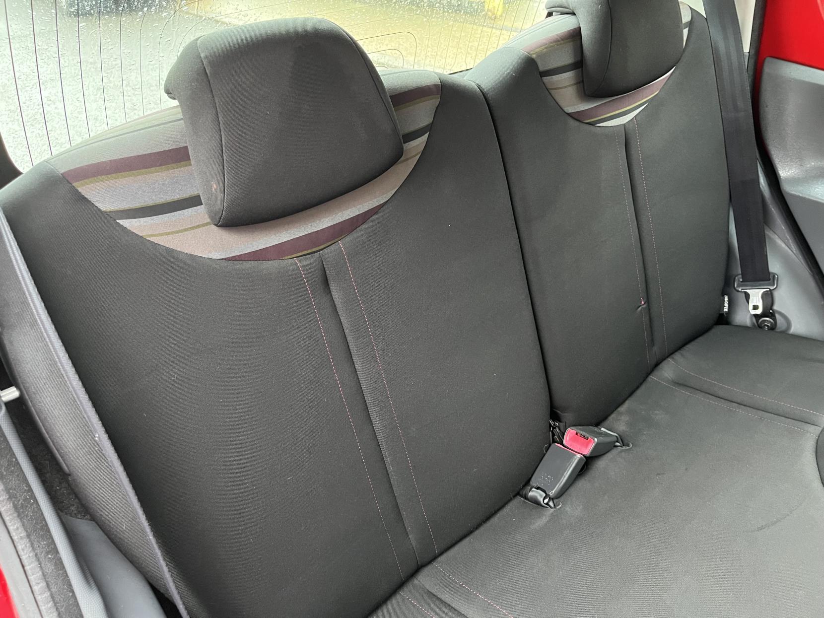 Citroen C1 1.0i VTR Hatchback 5dr Petrol Manual Euro 4 (68 ps)