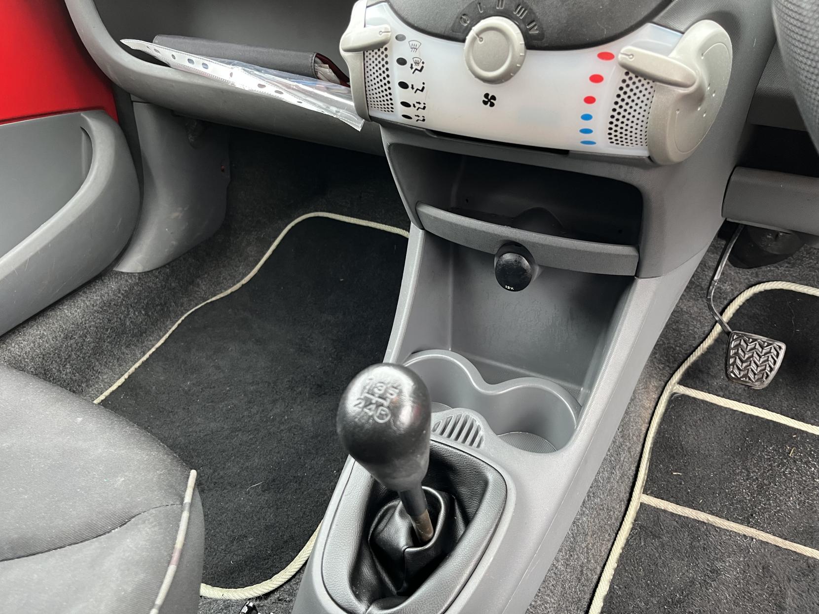 Citroen C1 1.0i VTR Hatchback 5dr Petrol Manual Euro 4 (68 ps)