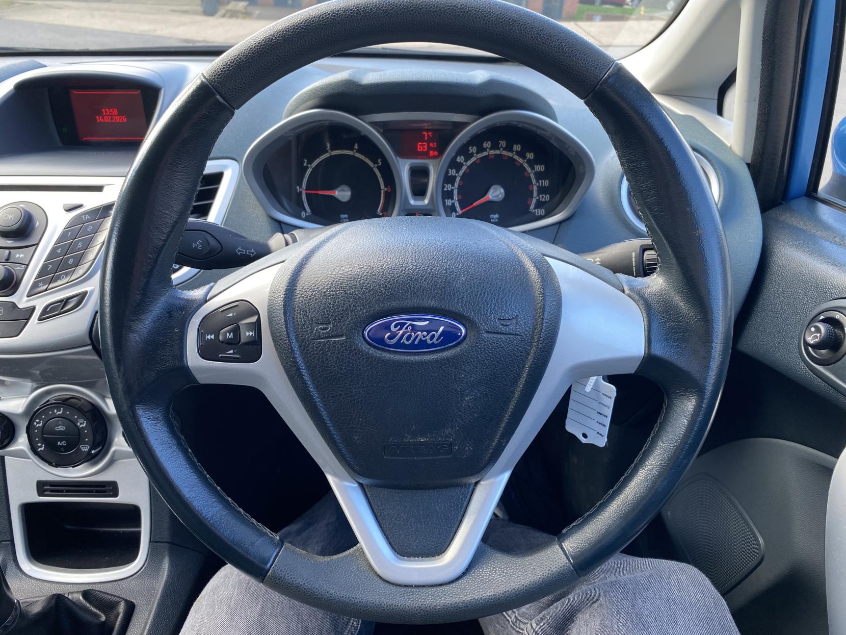 Ford Fiesta 1.25 Zetec Hatchback 3dr Petrol Manual (133 g/km, 81 bhp)