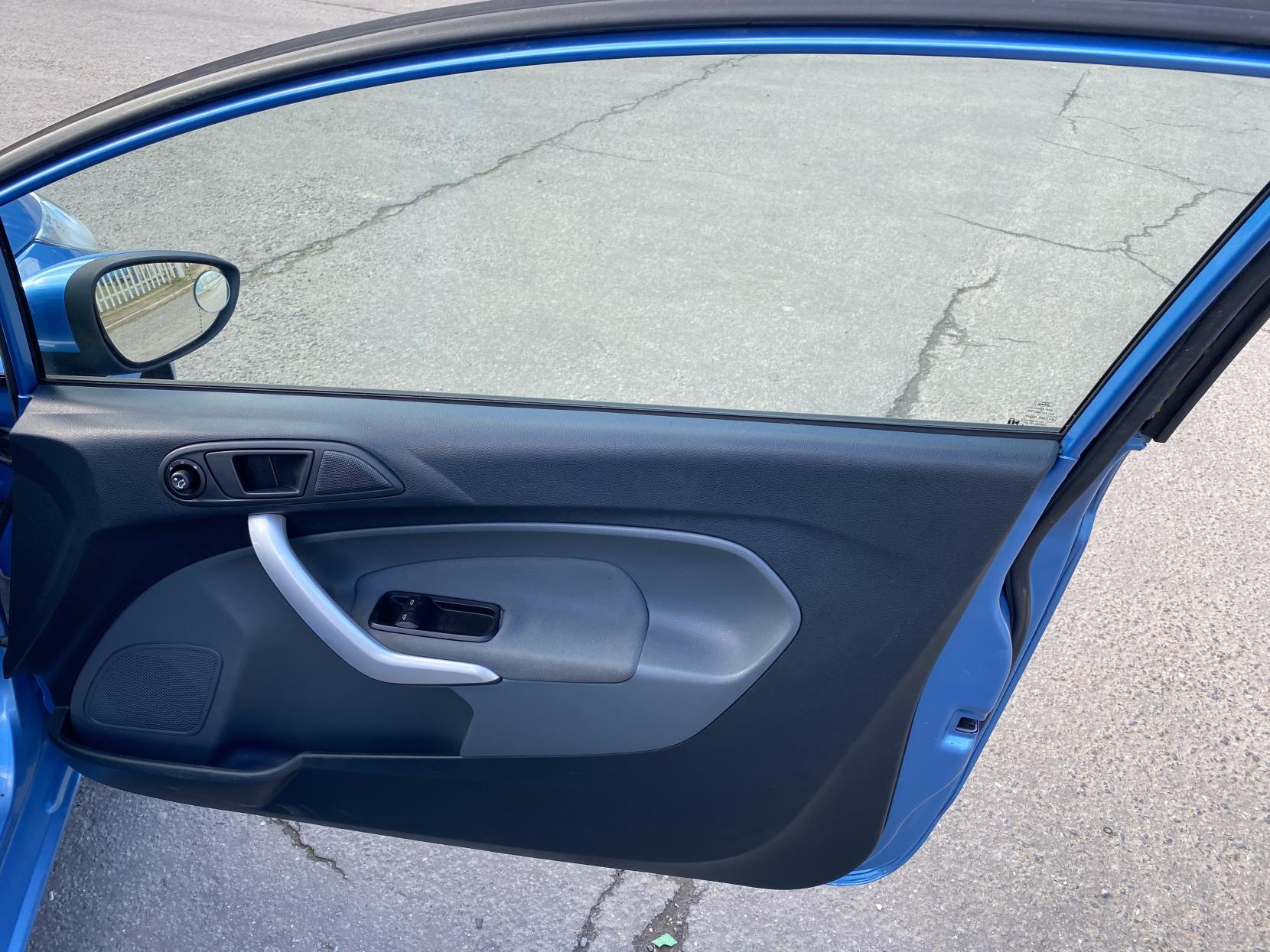 Ford Fiesta 1.25 Zetec Hatchback 3dr Petrol Manual (133 g/km, 81 bhp)