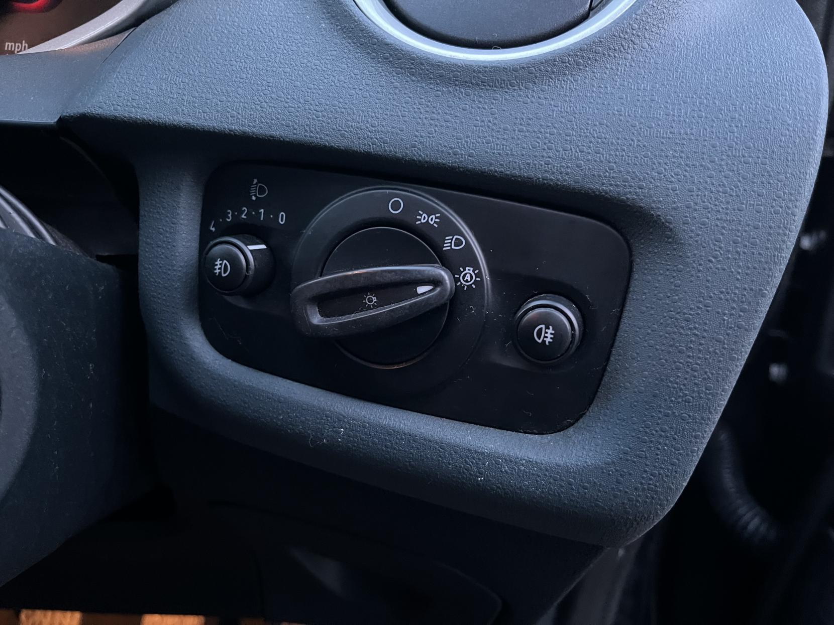 Ford Fiesta 1.25 Zetec Hatchback 3dr Petrol Manual (133 g/km, 81 bhp)