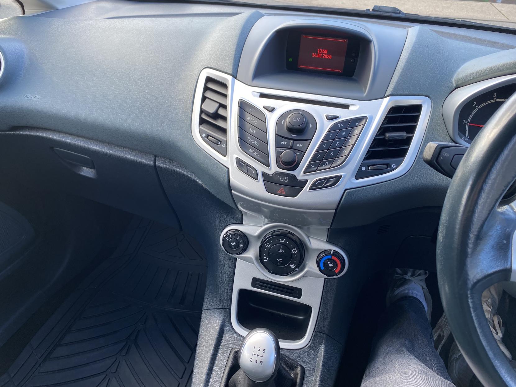 Ford Fiesta 1.25 Zetec Hatchback 3dr Petrol Manual (133 g/km, 81 bhp)