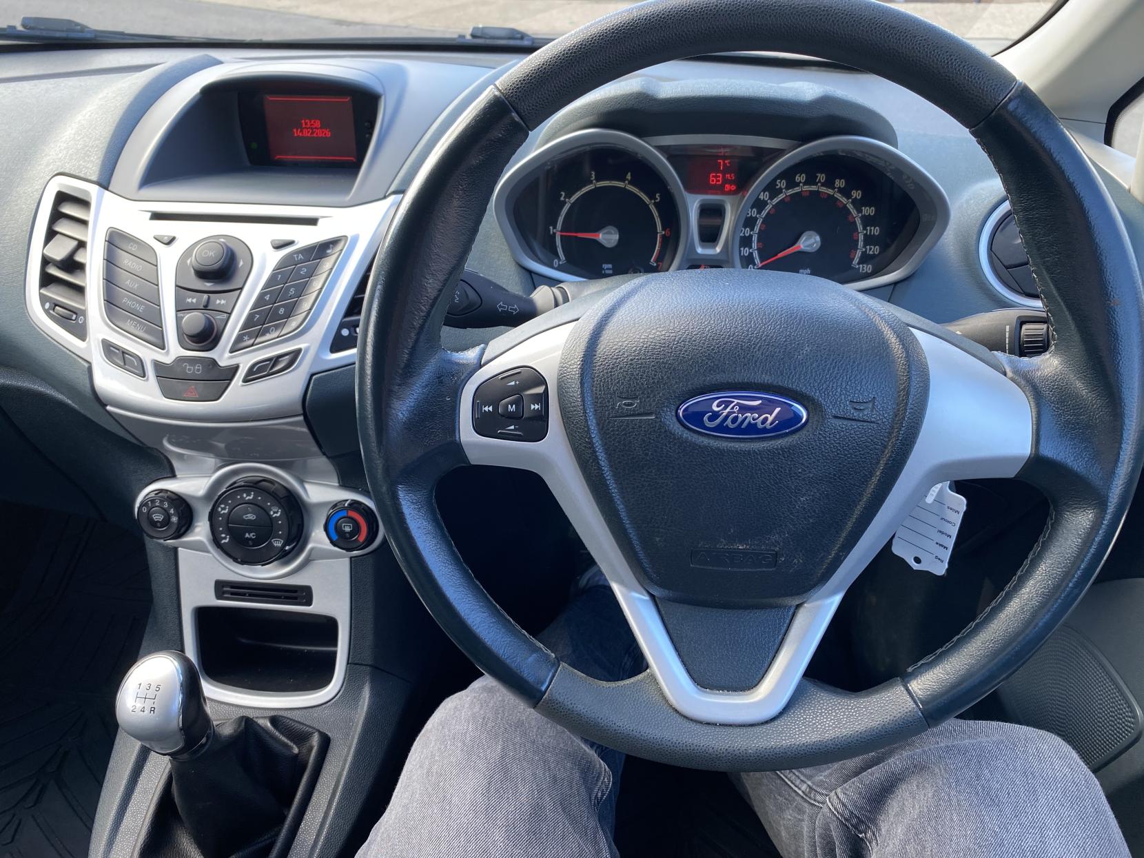 Ford Fiesta 1.25 Zetec Hatchback 3dr Petrol Manual (133 g/km, 81 bhp)