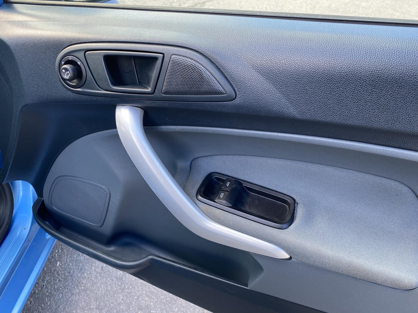 Ford Fiesta 1.25 Zetec Hatchback 3dr Petrol Manual (133 g/km, 81 bhp)