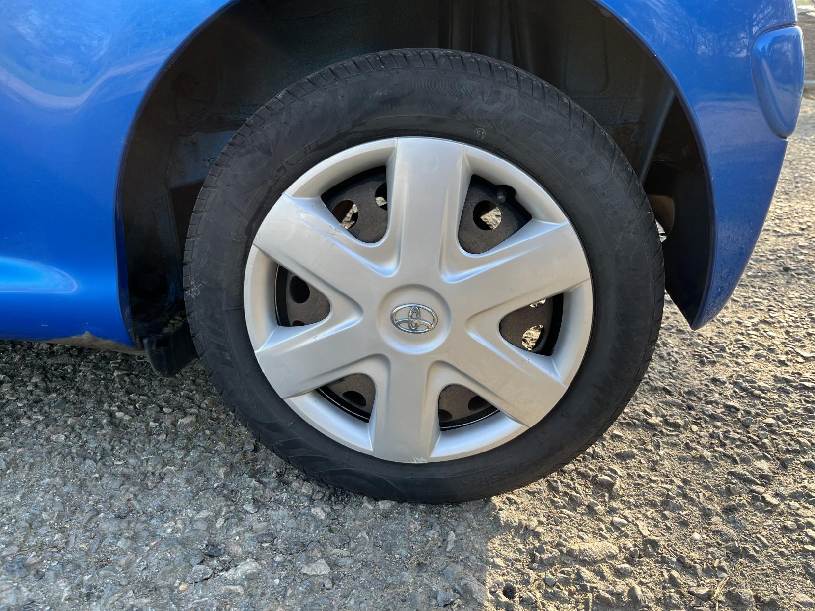 Toyota AYGO 1.0 VVT-i Blue Hatchback 3dr Petrol Manual Euro 4 (67 bhp)