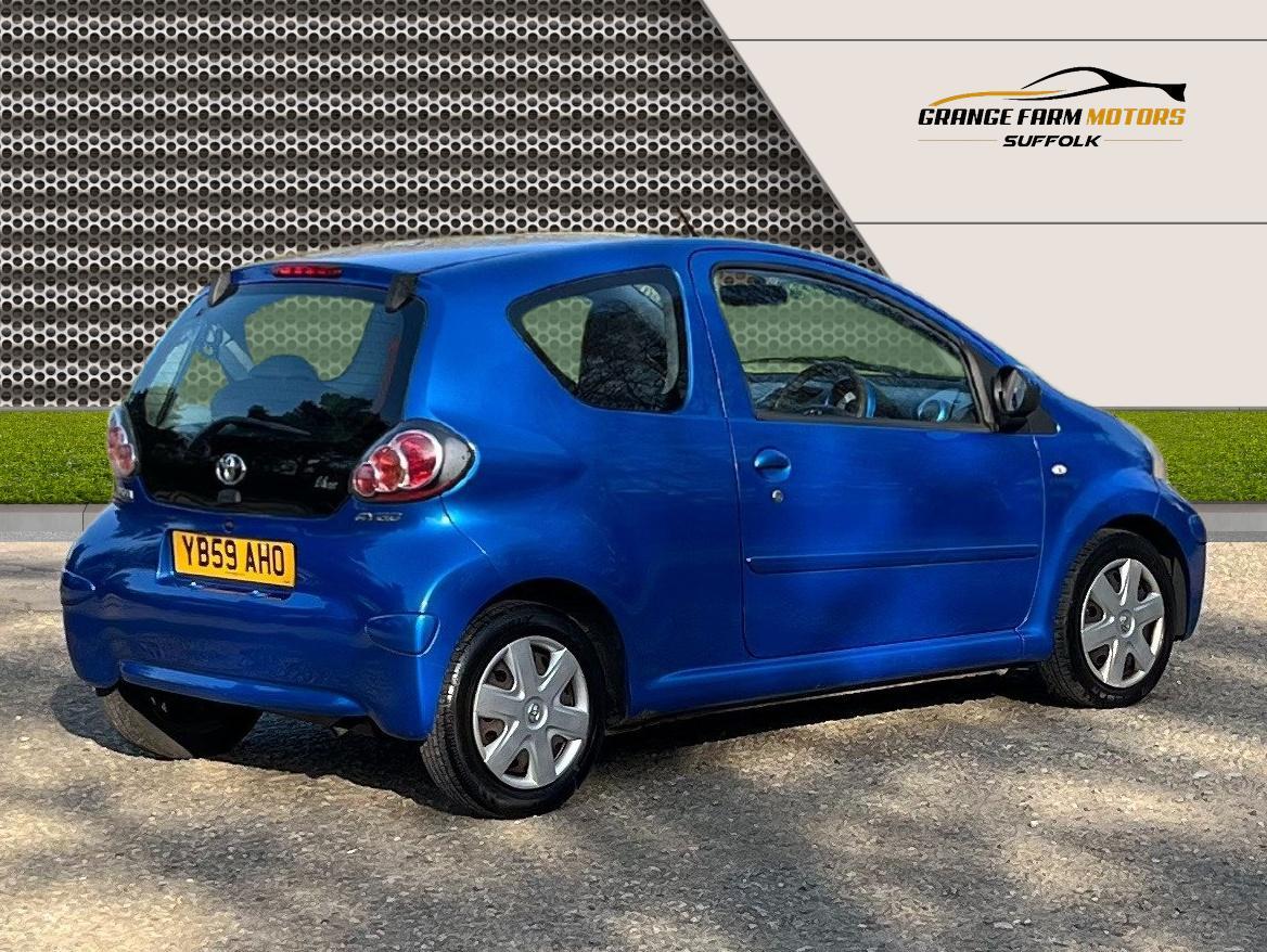 Toyota AYGO 1.0 VVT-i Blue Hatchback 3dr Petrol Manual Euro 4 (67 bhp)